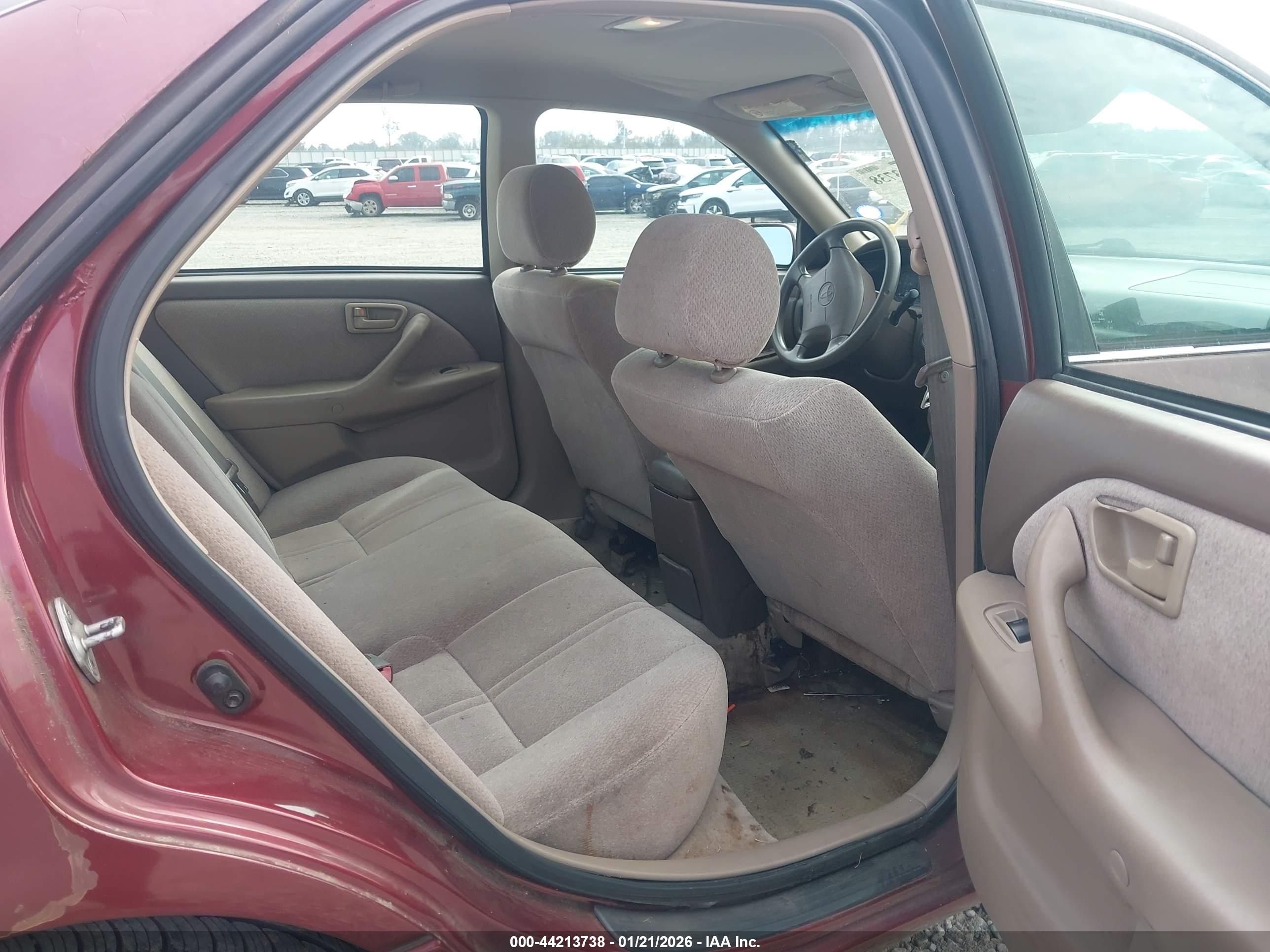 TOYOTA CAMRY image 8
