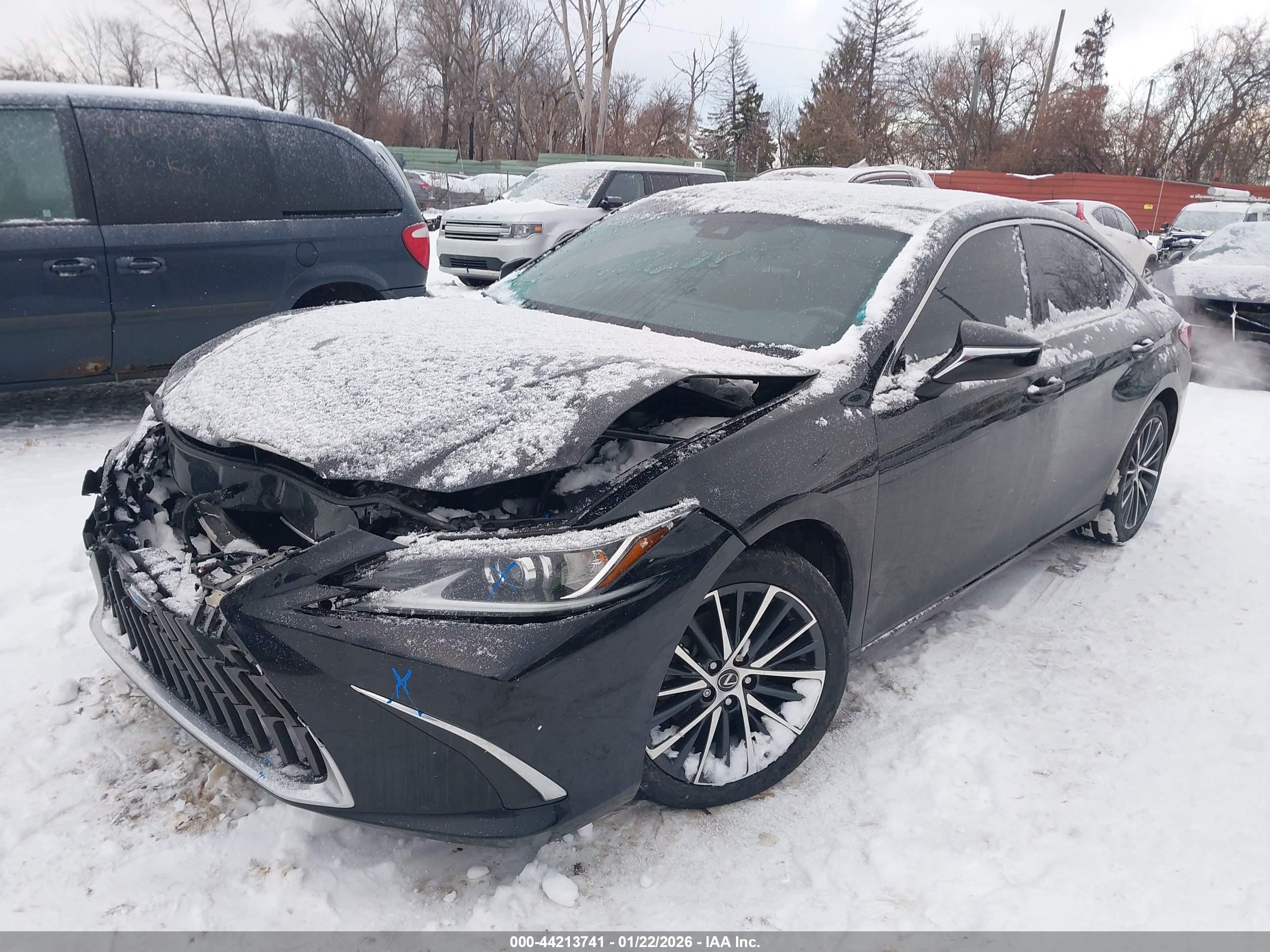 LEXUS ES image 2