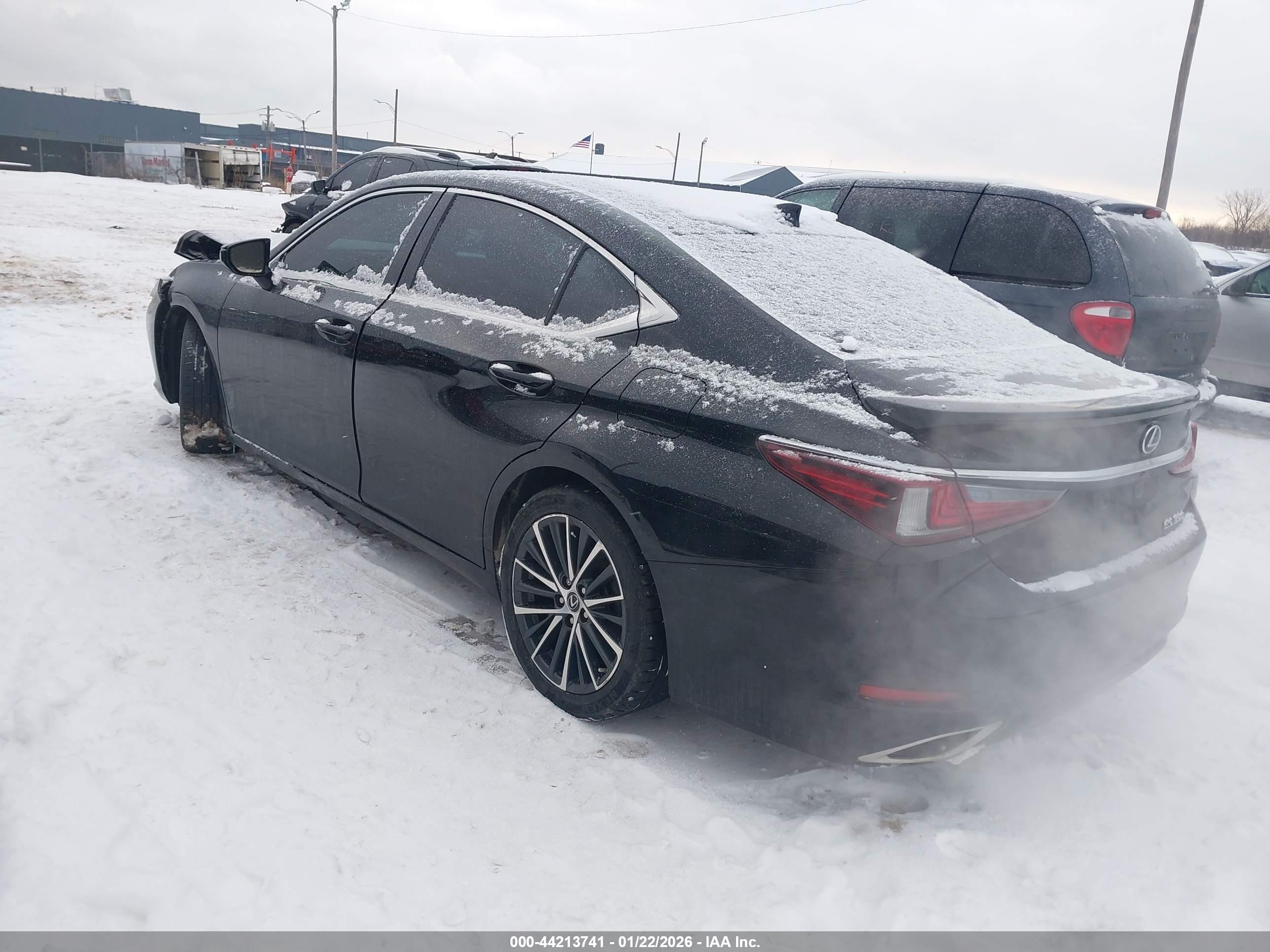 LEXUS ES image 3