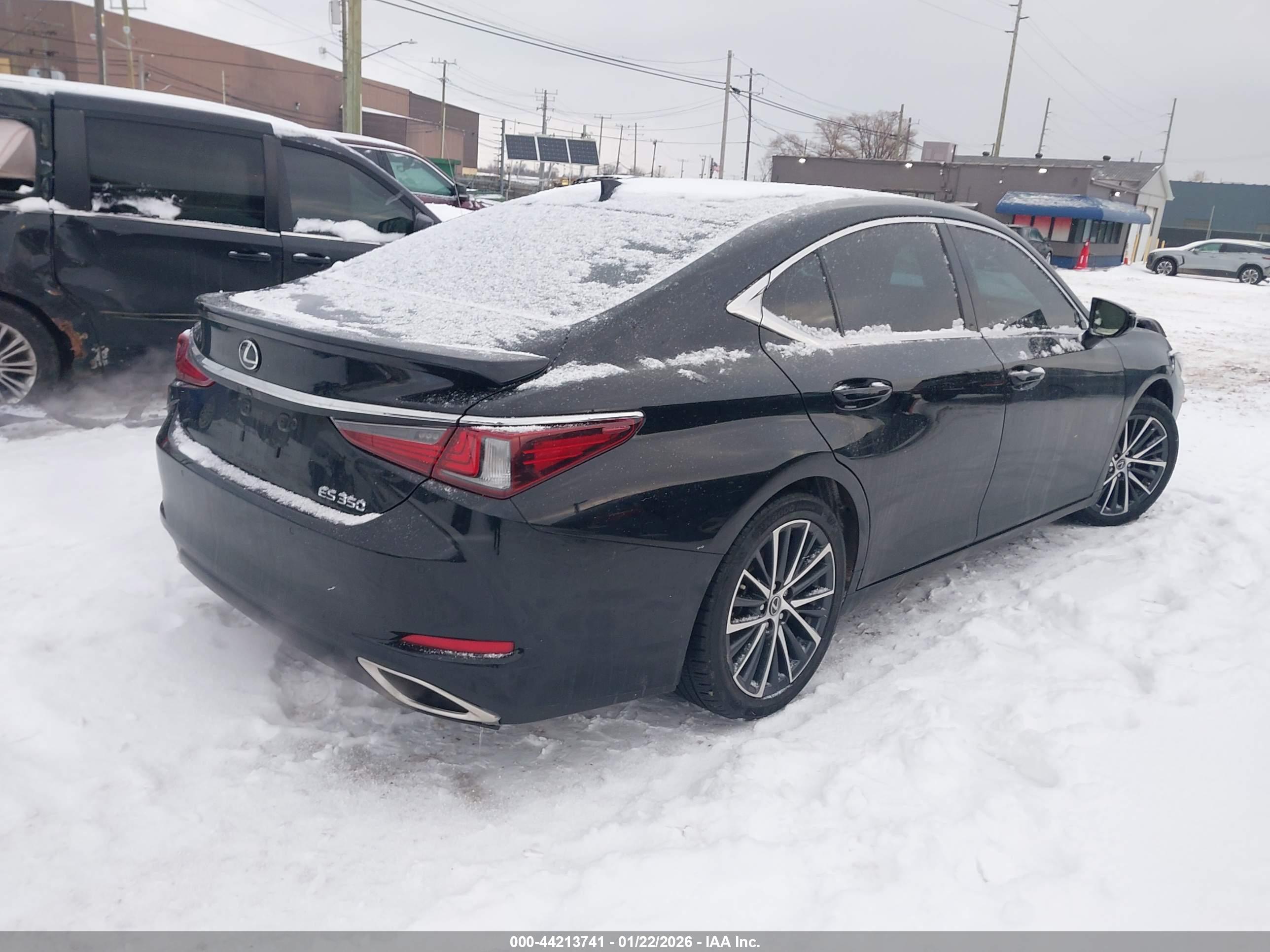LEXUS ES image 4