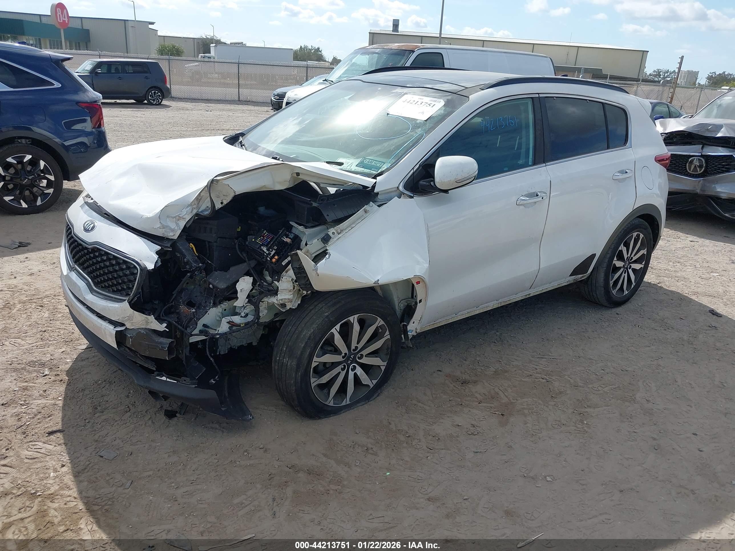 KIA SPORTAGE image 2
