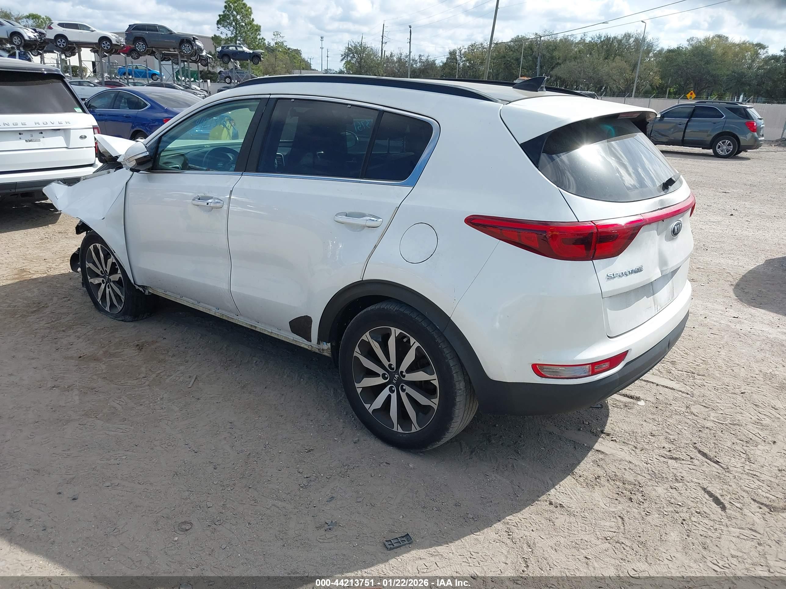 KIA SPORTAGE image 3
