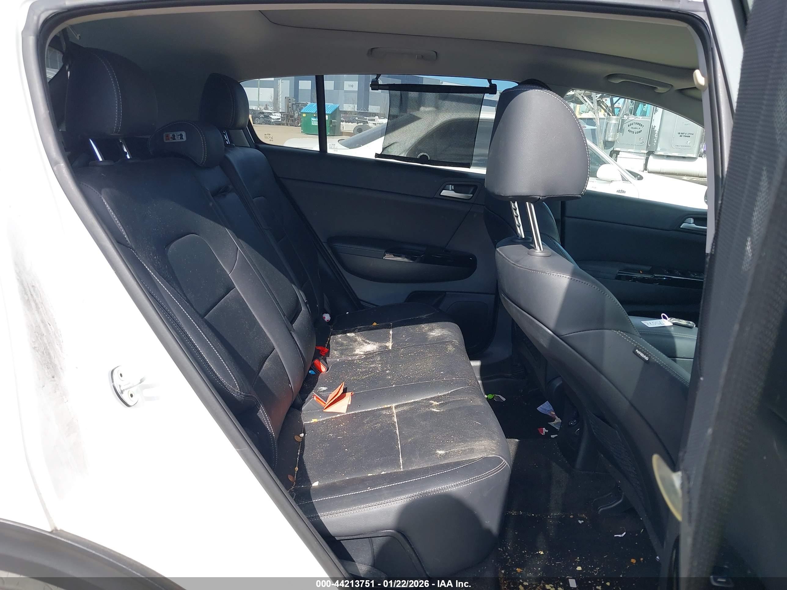 KIA SPORTAGE image 8