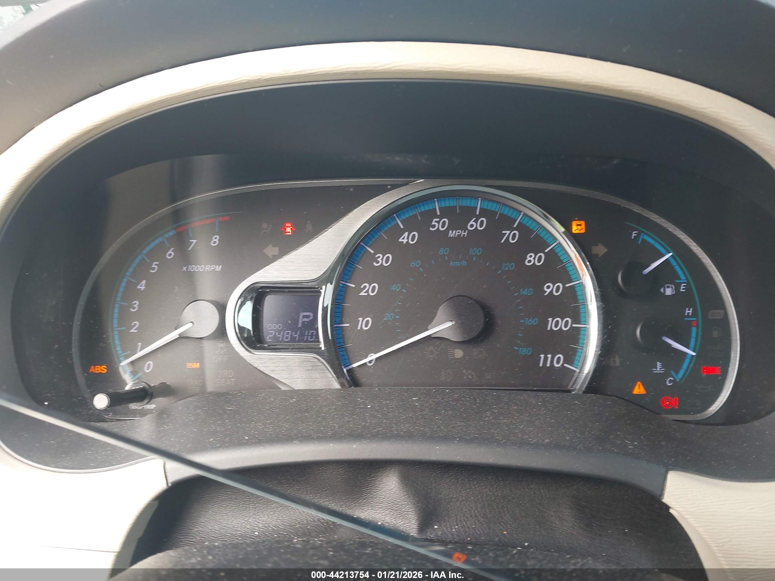 TOYOTA SIENNA image 7