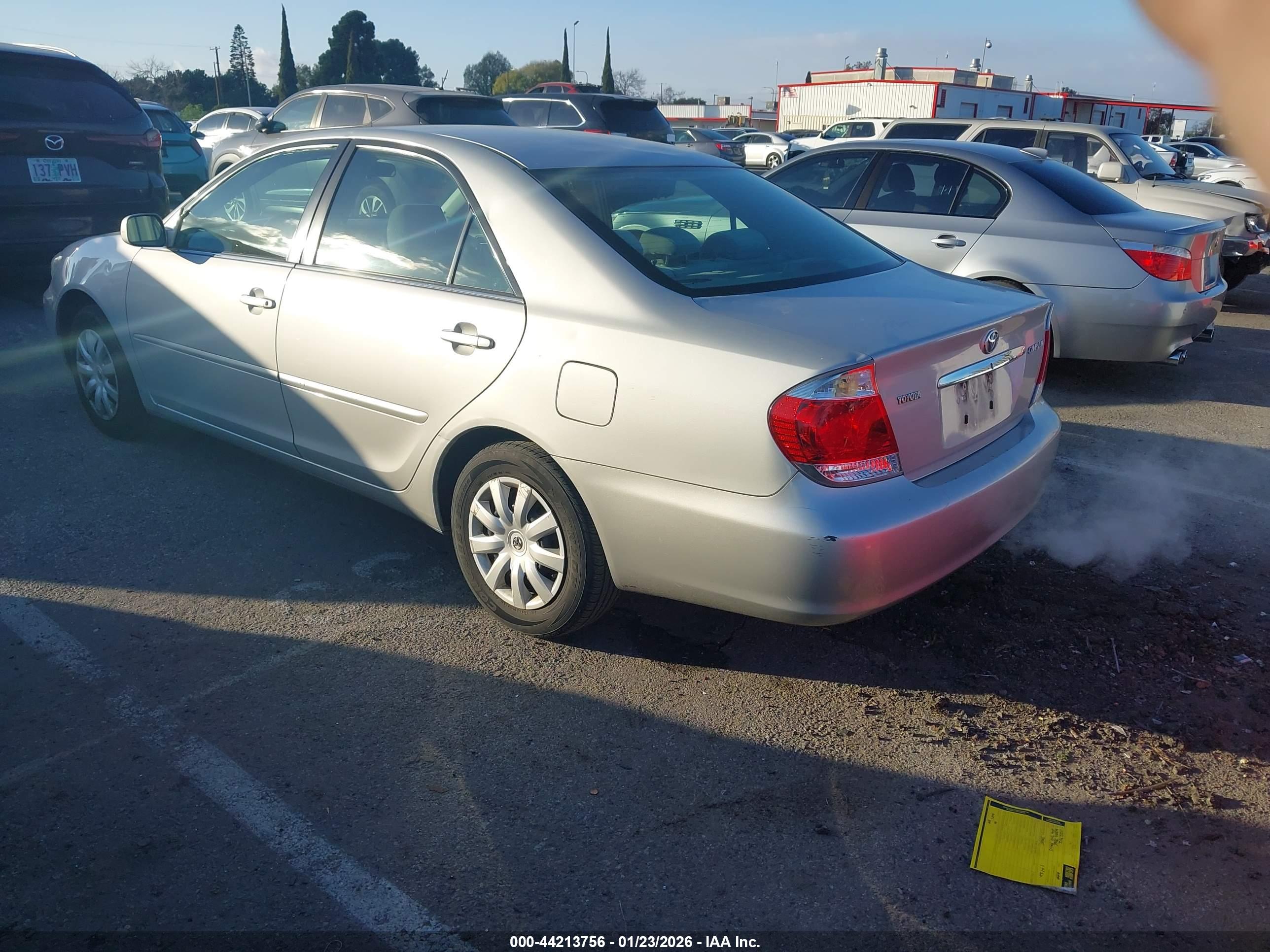 TOYOTA CAMRY image 3