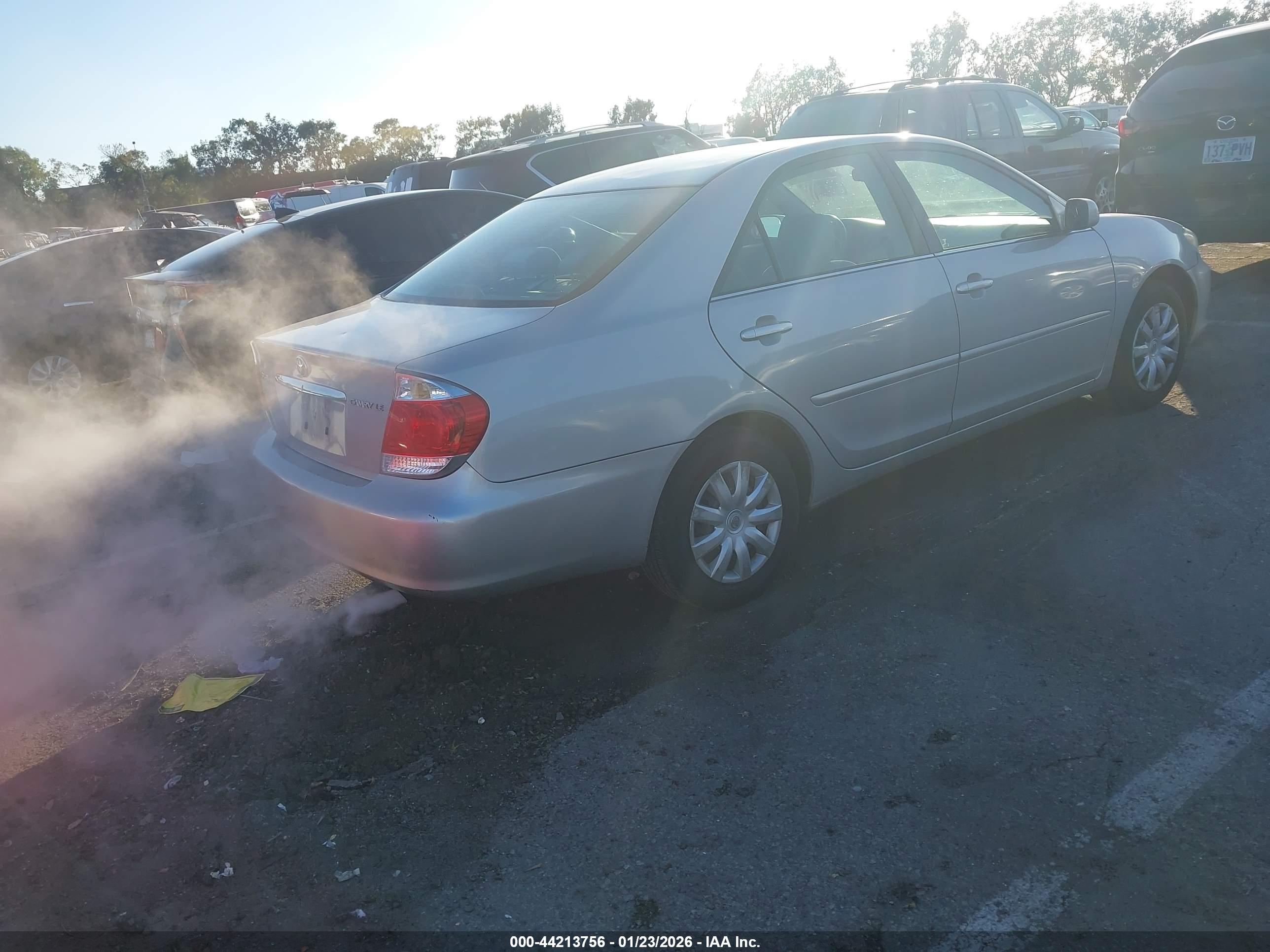 TOYOTA CAMRY image 4