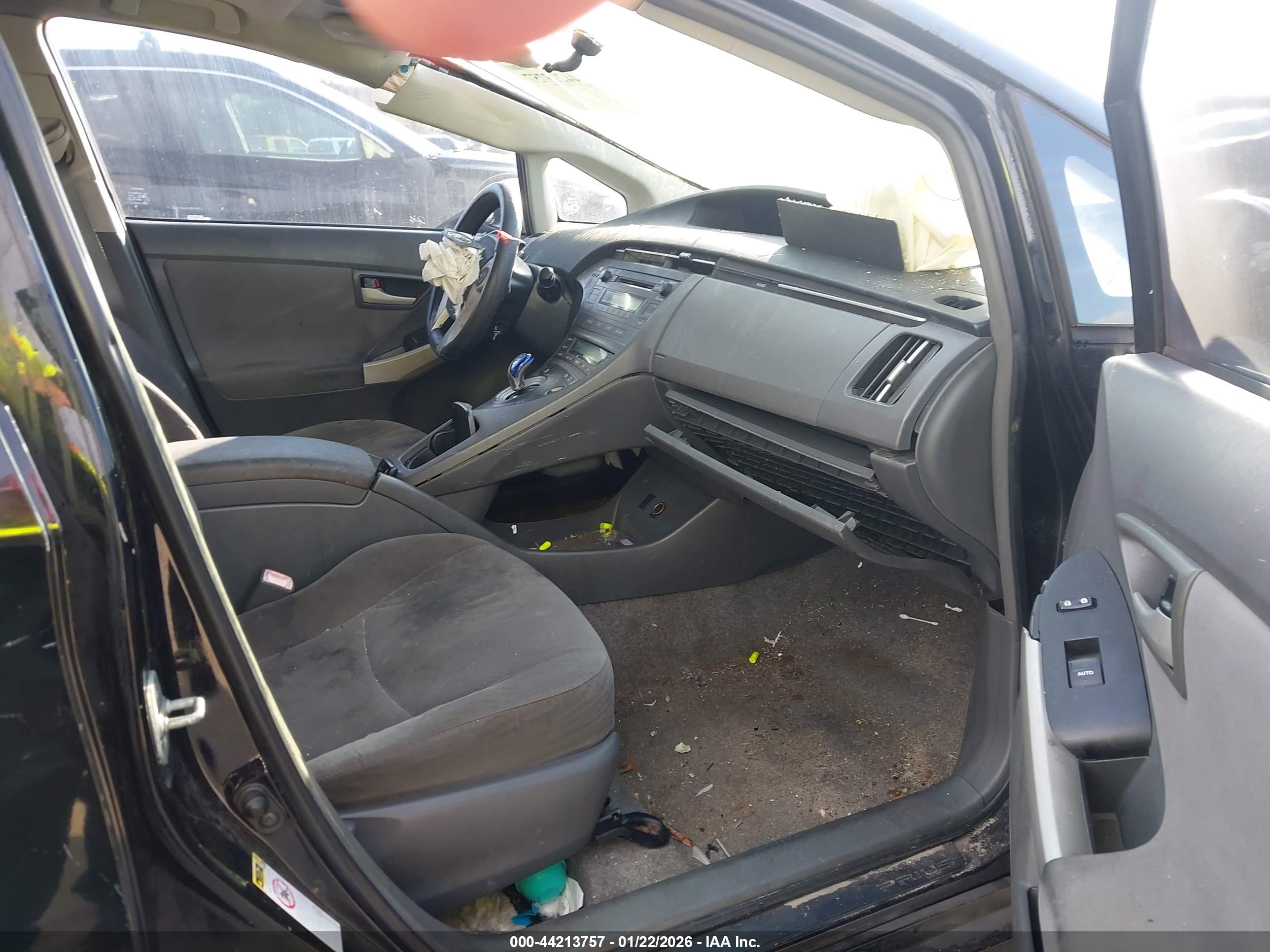 TOYOTA PRIUS image 5