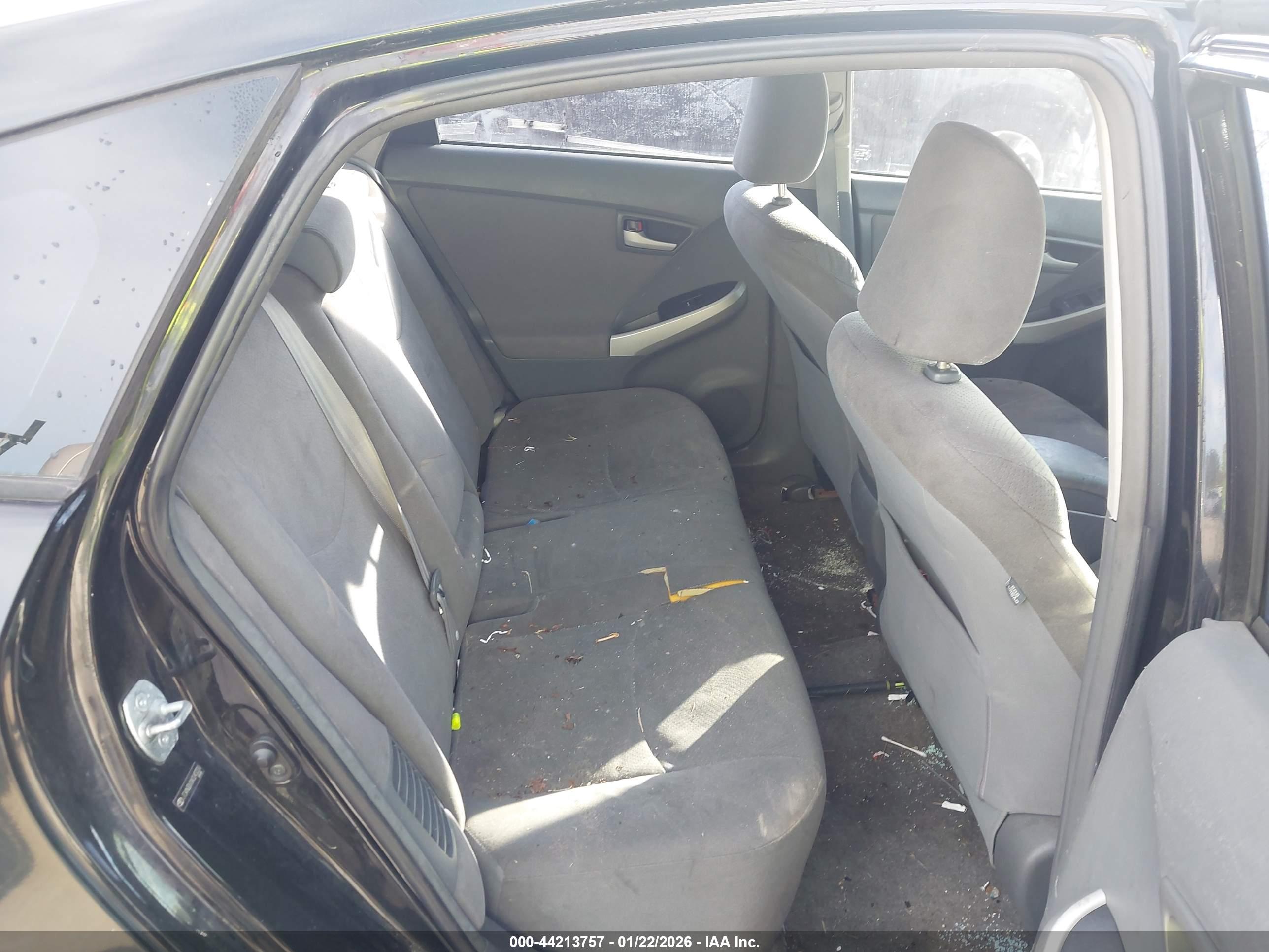 TOYOTA PRIUS image 8