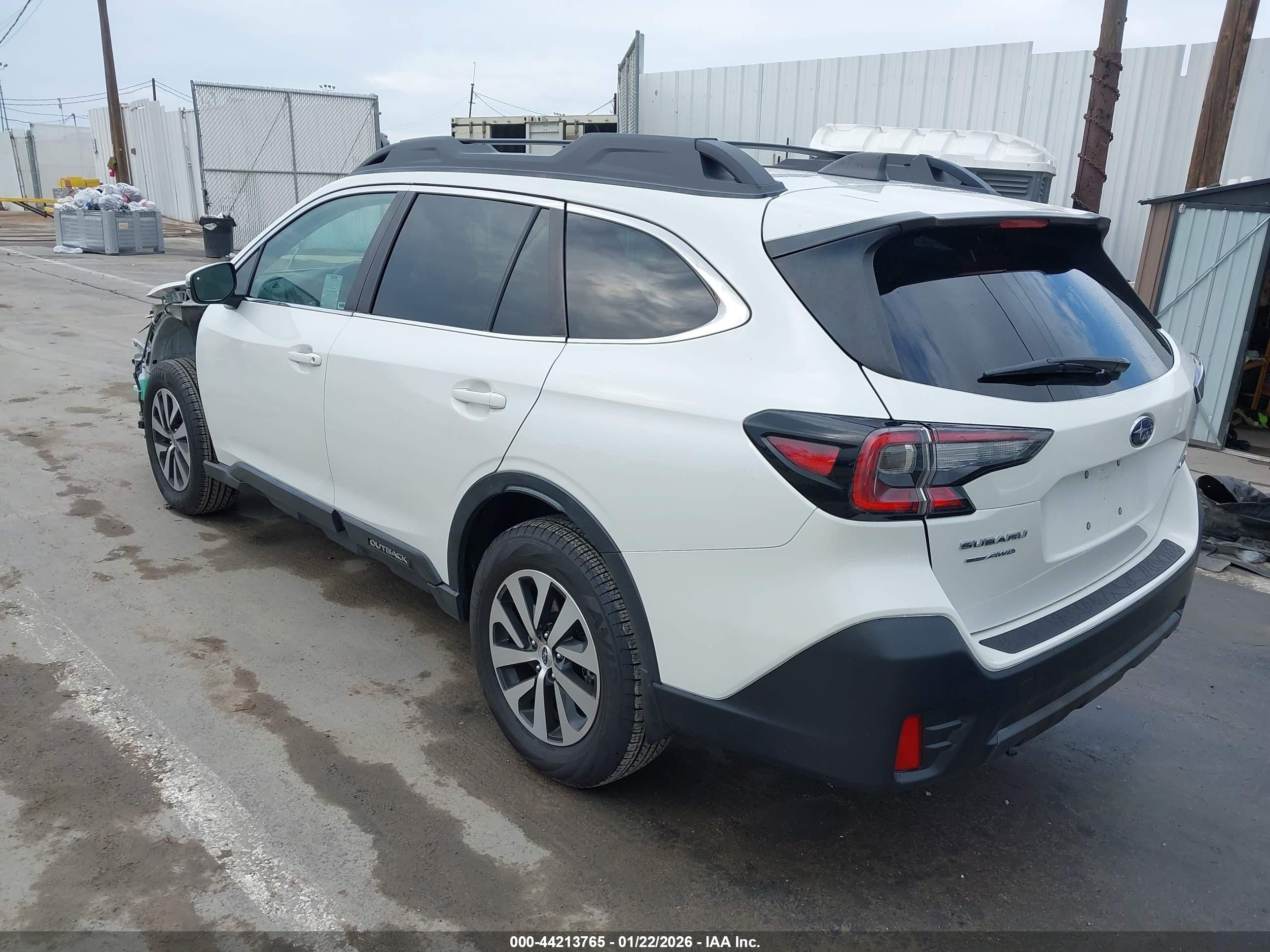 SUBARU OUTBACK image 3