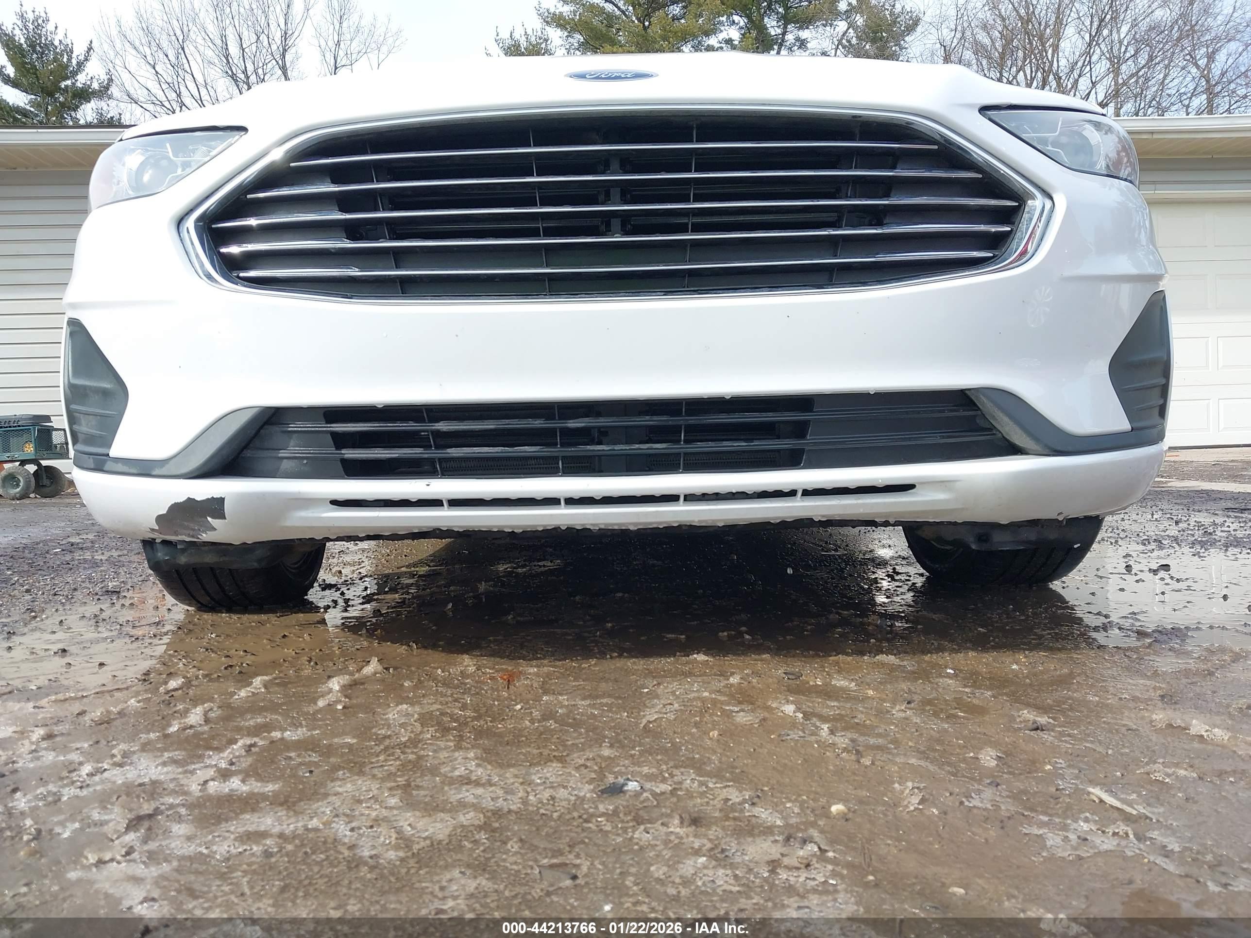 FORD FUSION image 6