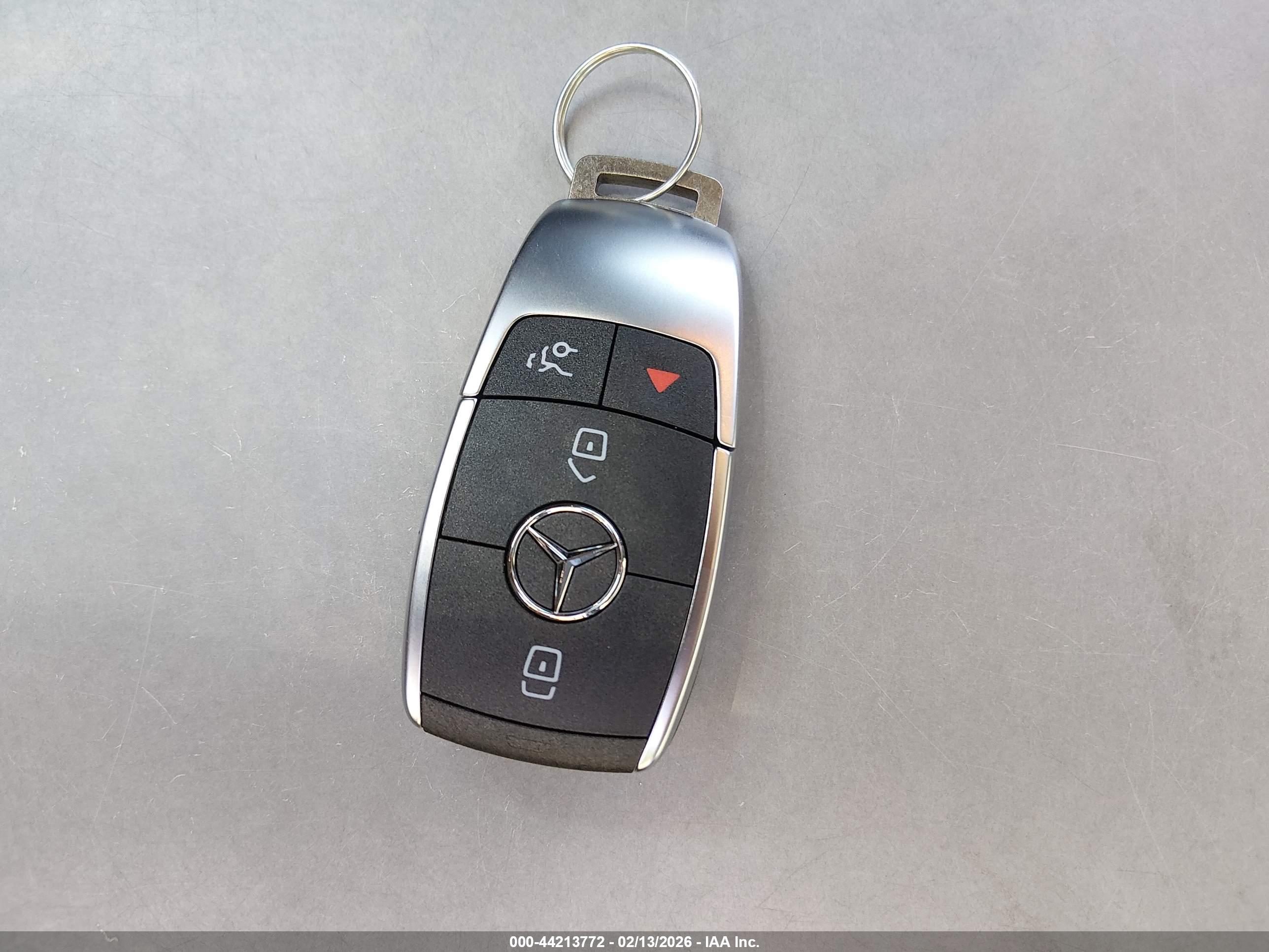 MERCEDES-BENZ GLC image 11
