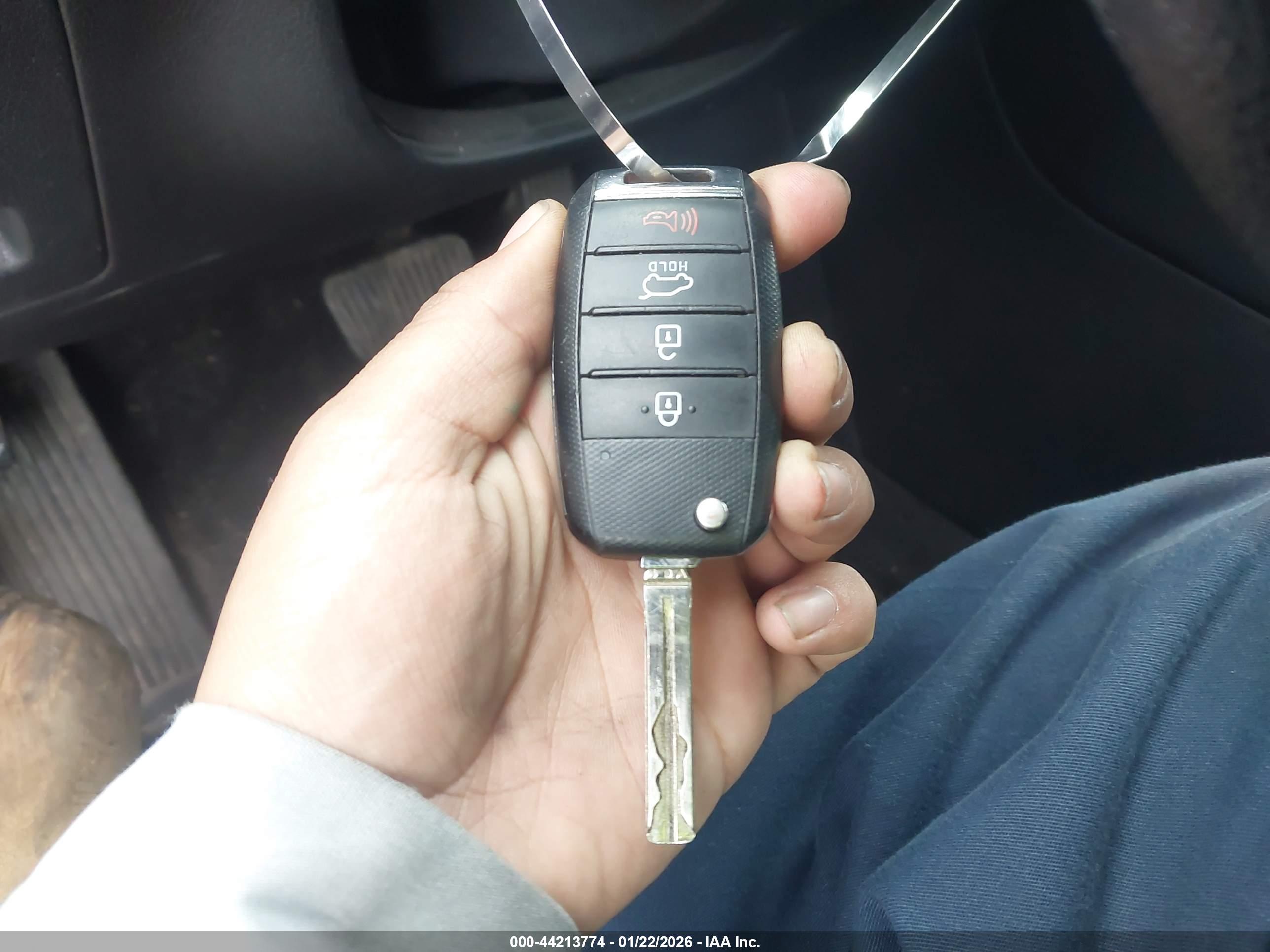 KIA SPORTAGE image 11
