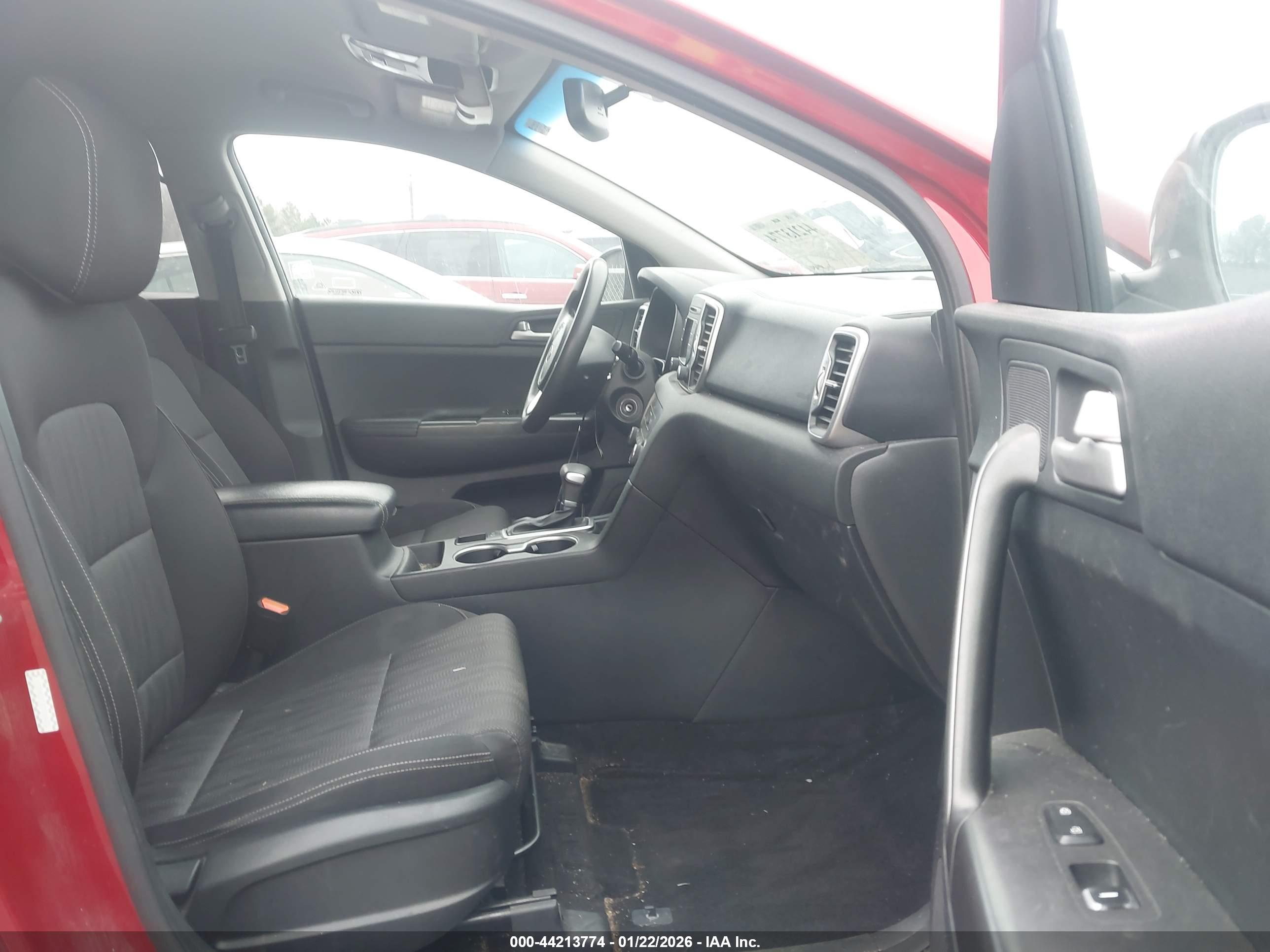 KIA SPORTAGE image 5