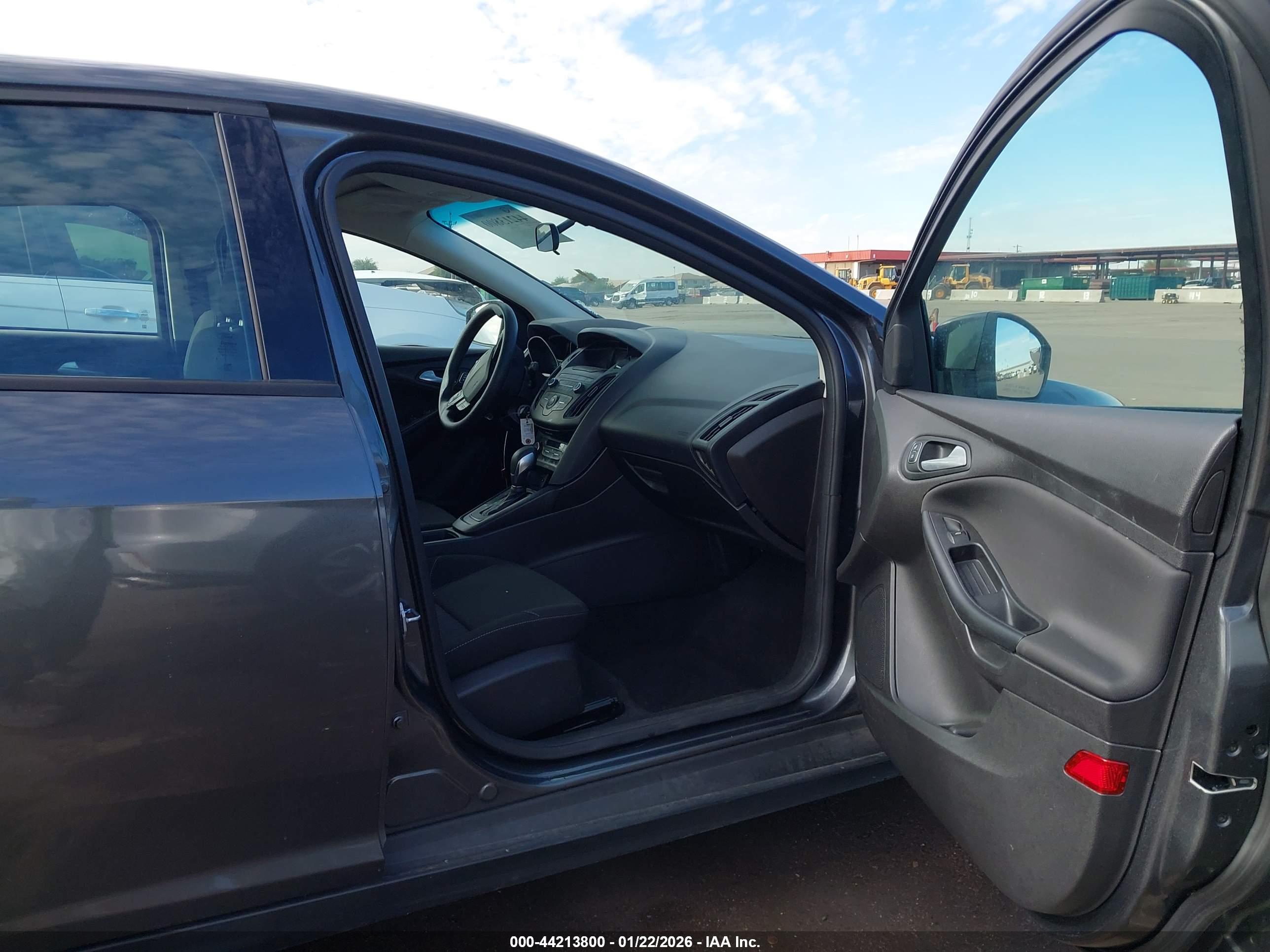FORD FOCUS image 5