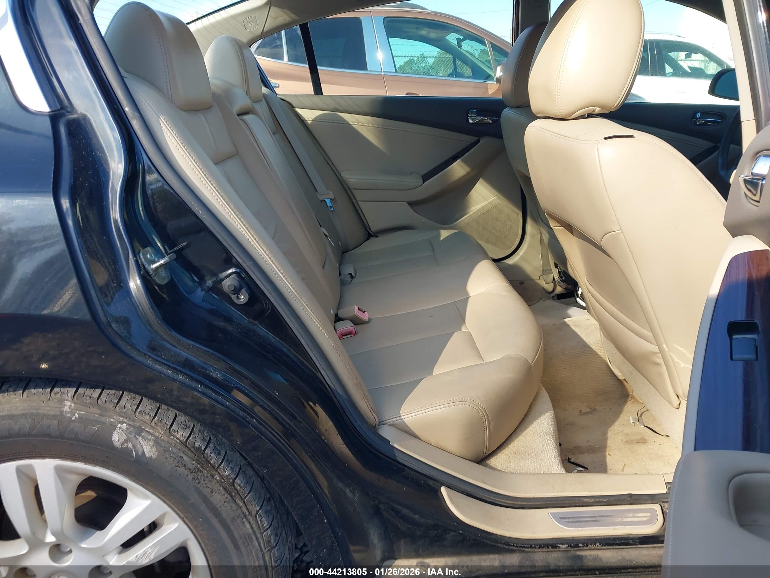 NISSAN ALTIMA image 8