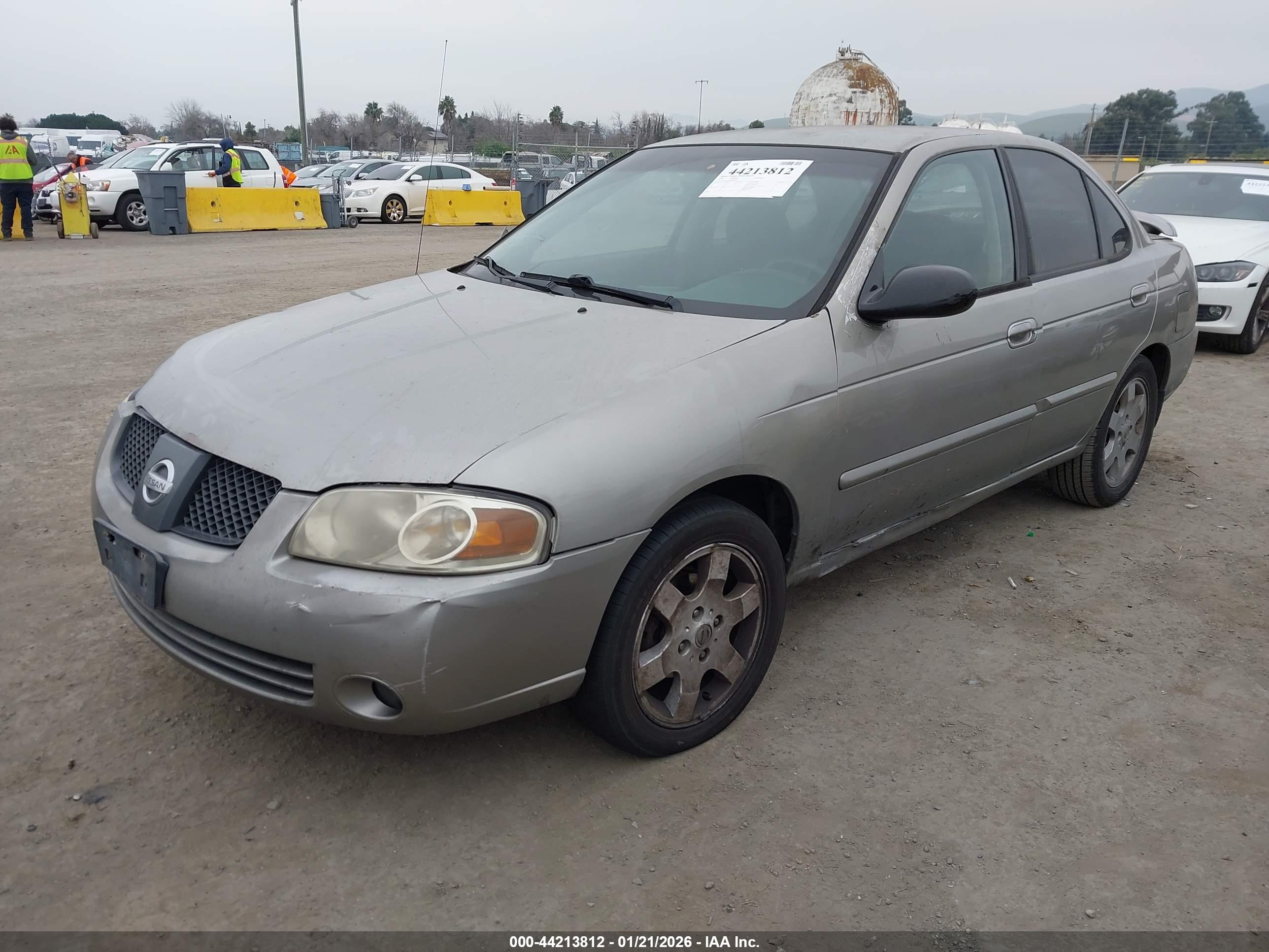 NISSAN SENTRA image 2