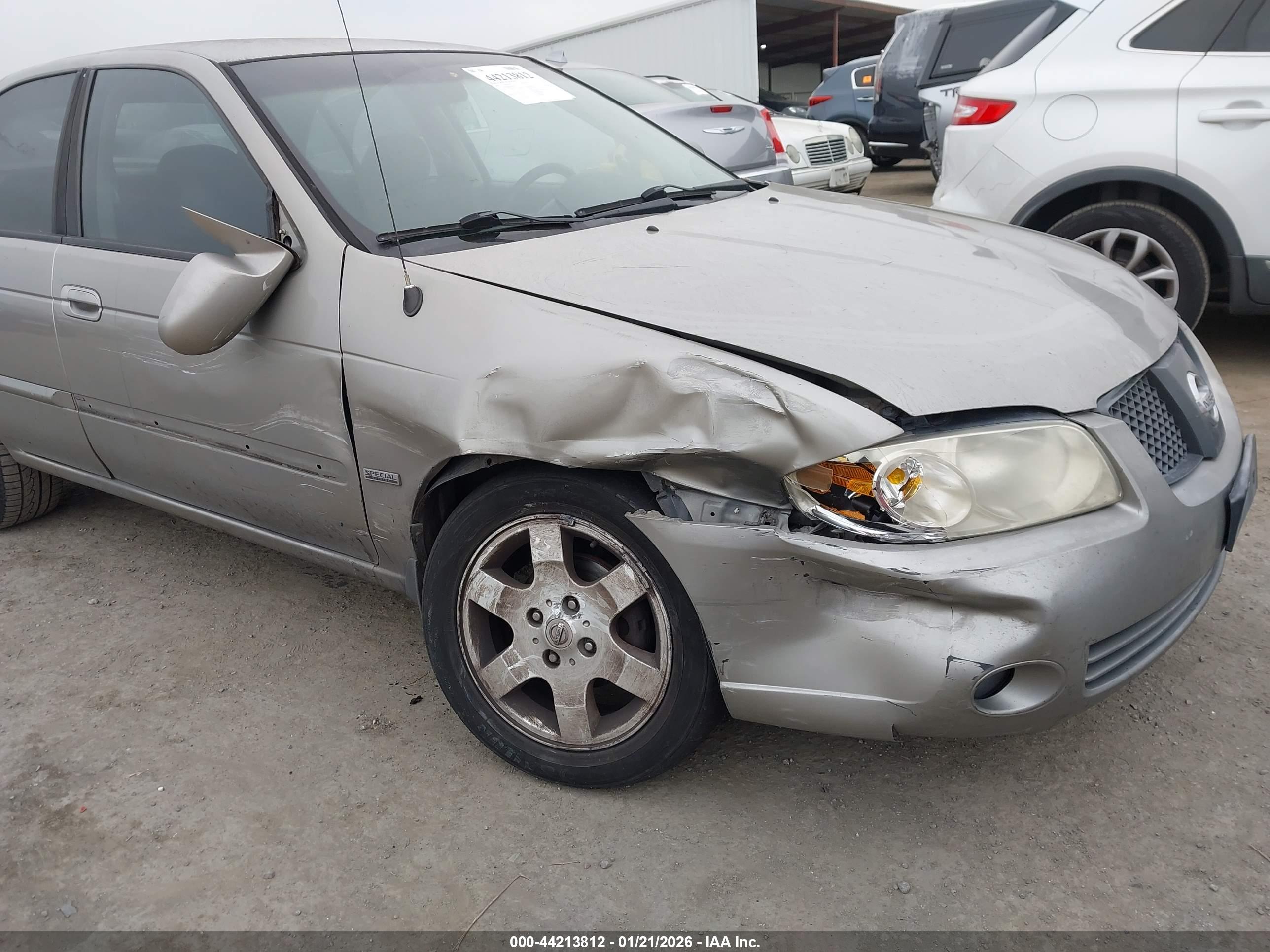 NISSAN SENTRA image 6