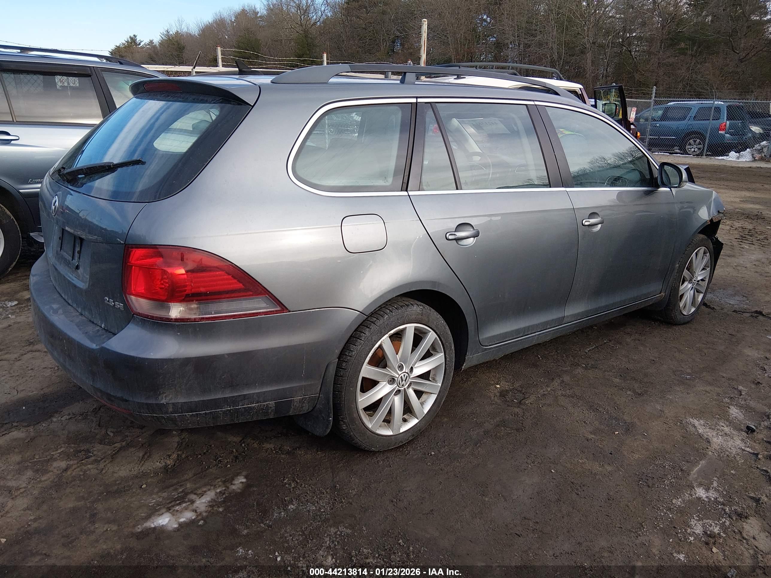 VOLKSWAGEN JETTA image 4