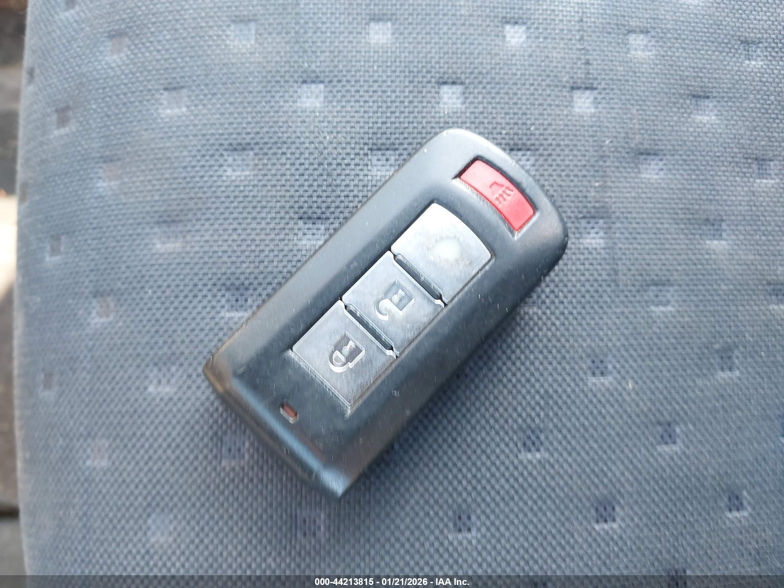 MITSUBISHI OUTLANDER image 11