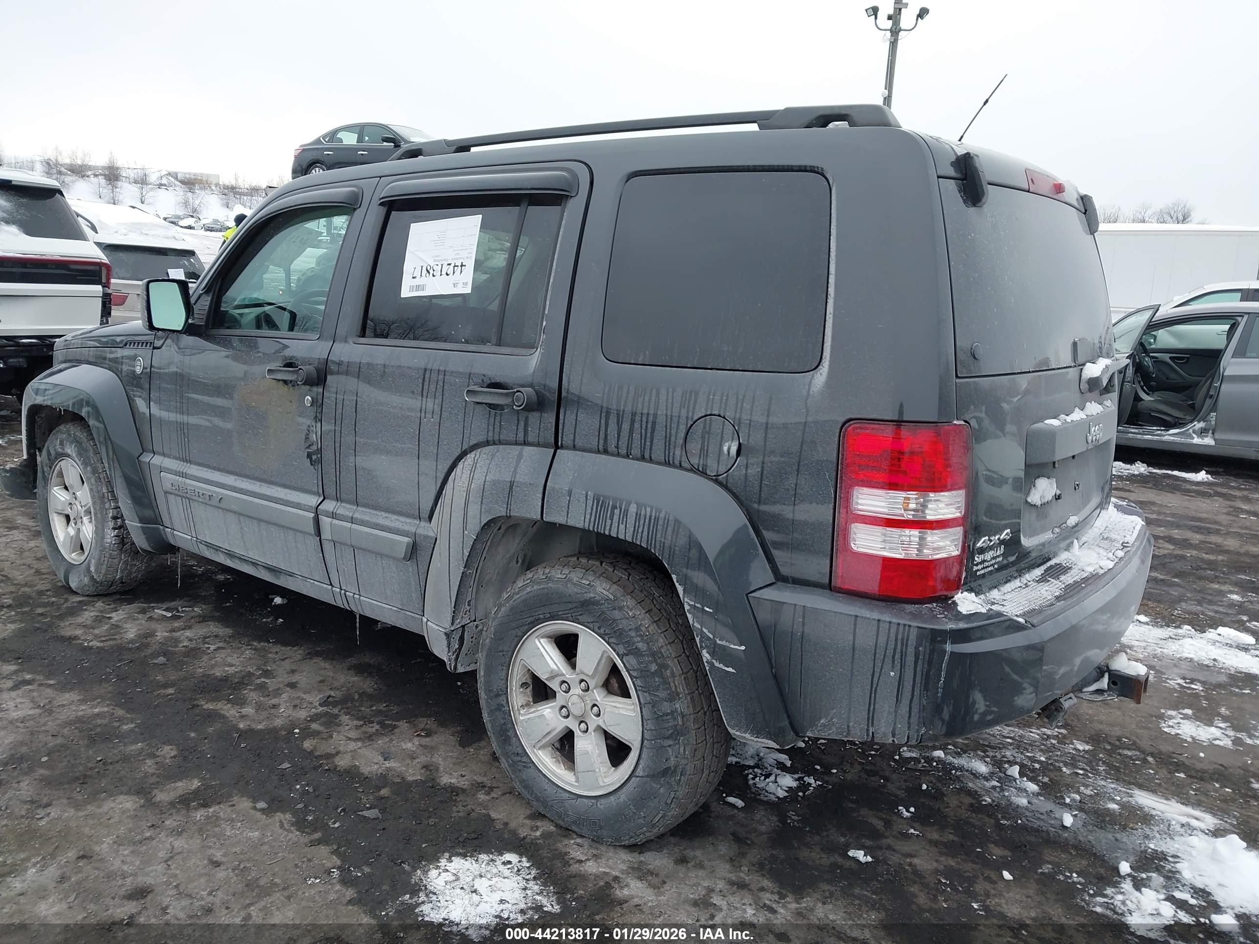 JEEP LIBERTY image 3