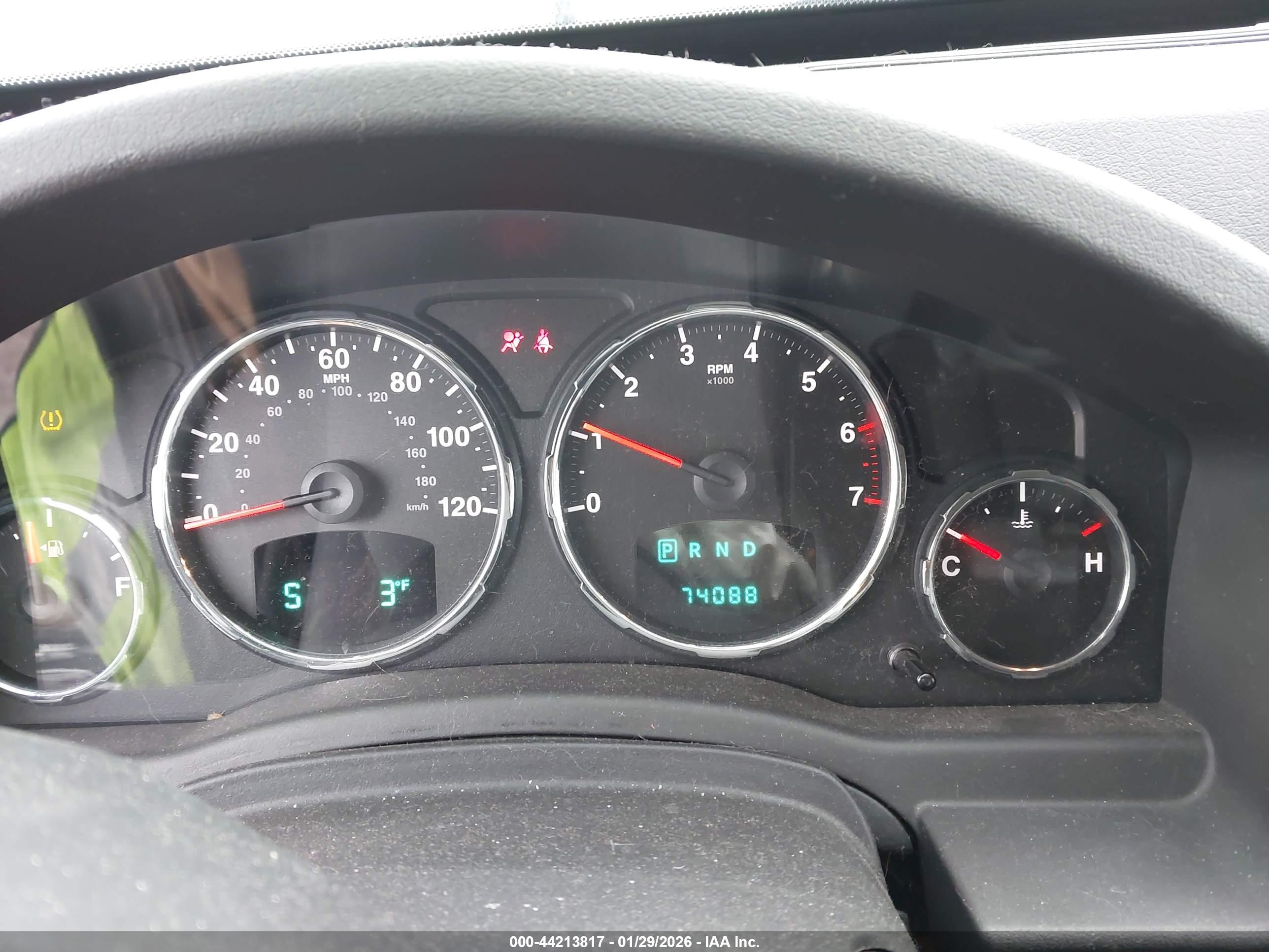 JEEP LIBERTY image 7