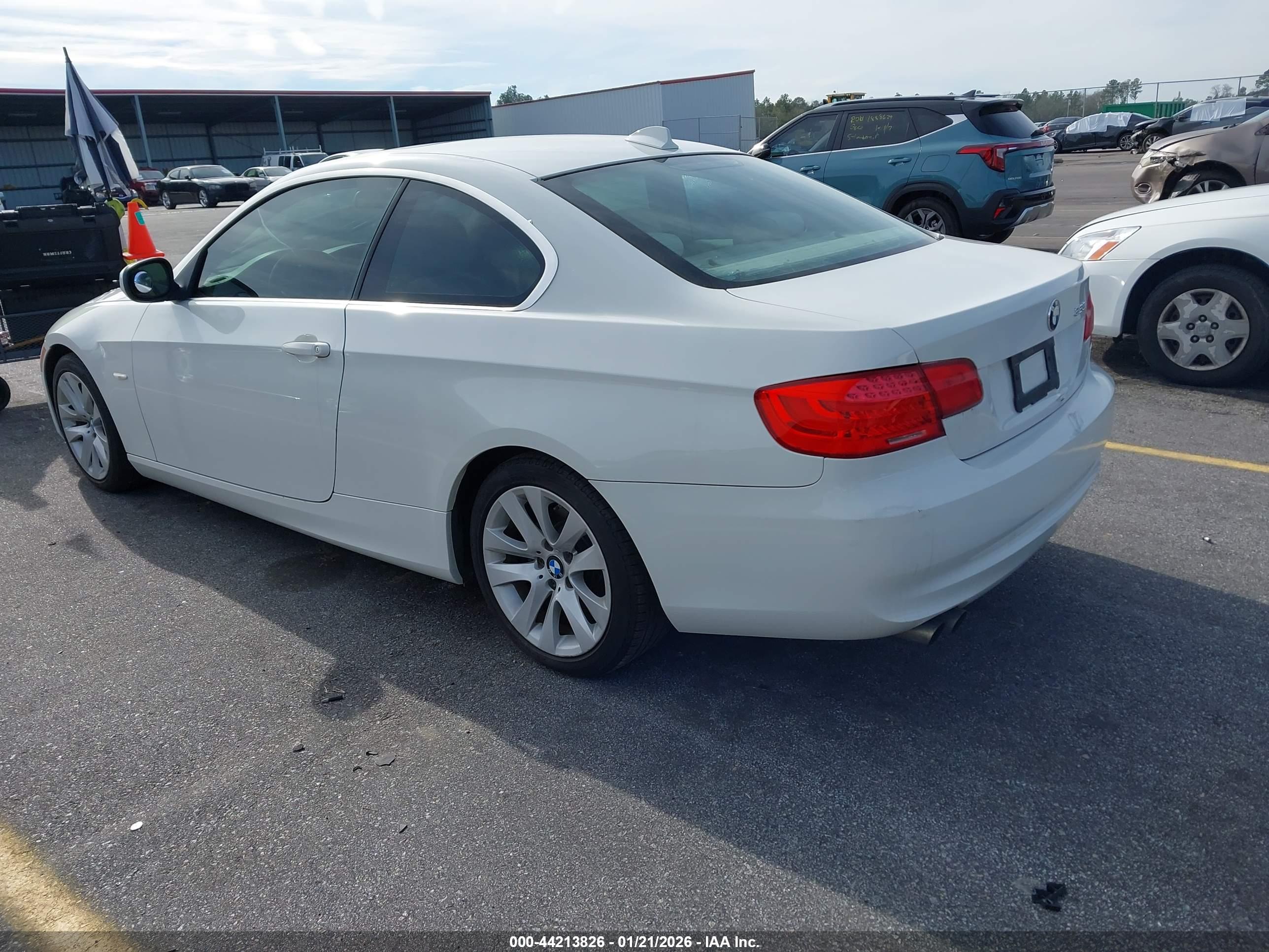 BMW 328I image 3
