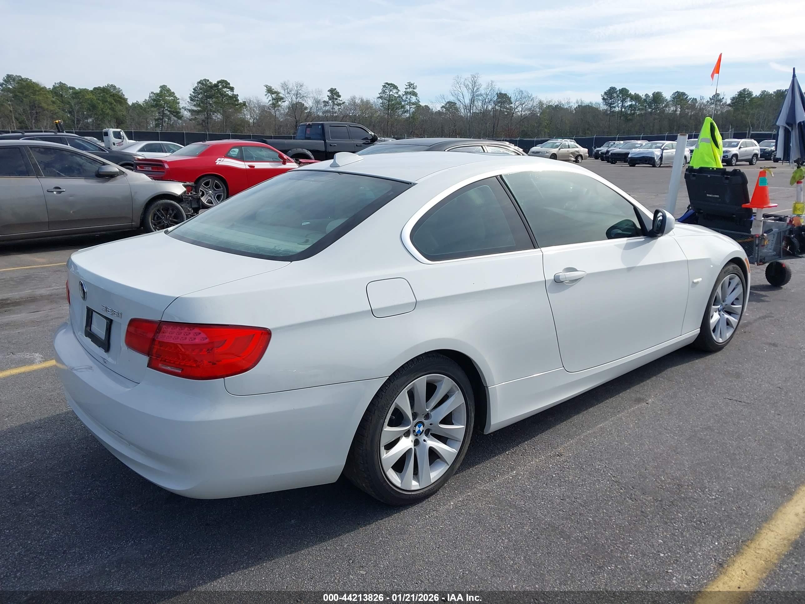 BMW 328I image 4