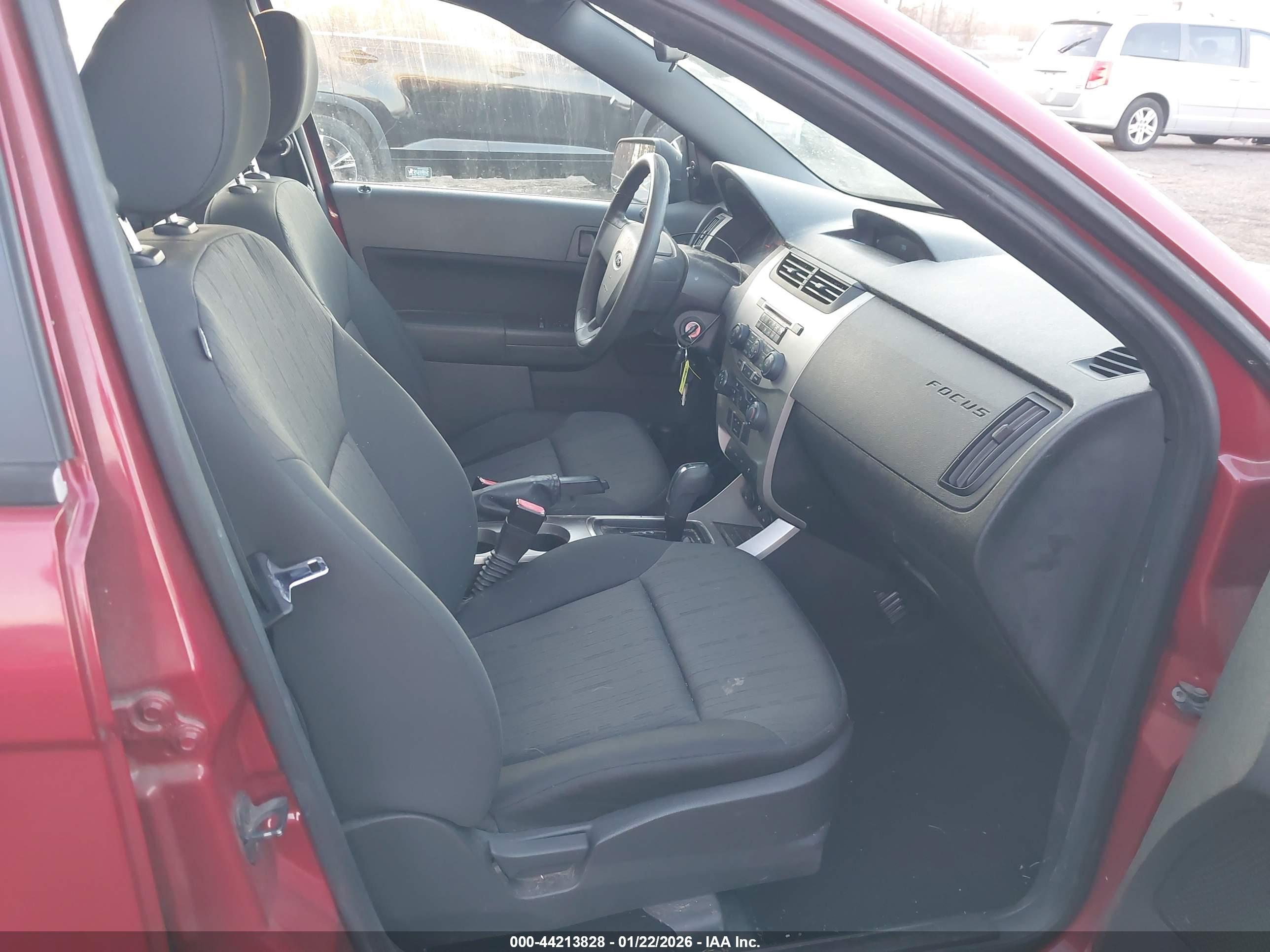 FORD FOCUS image 5