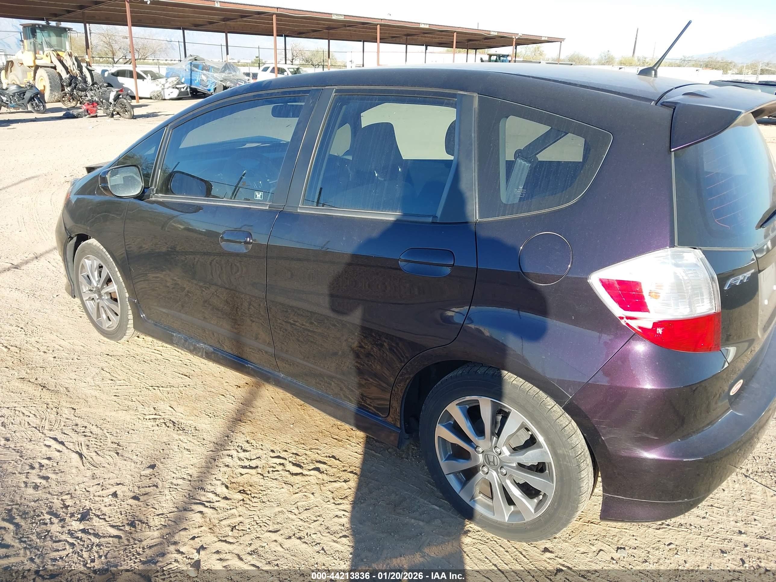 HONDA FIT image 3