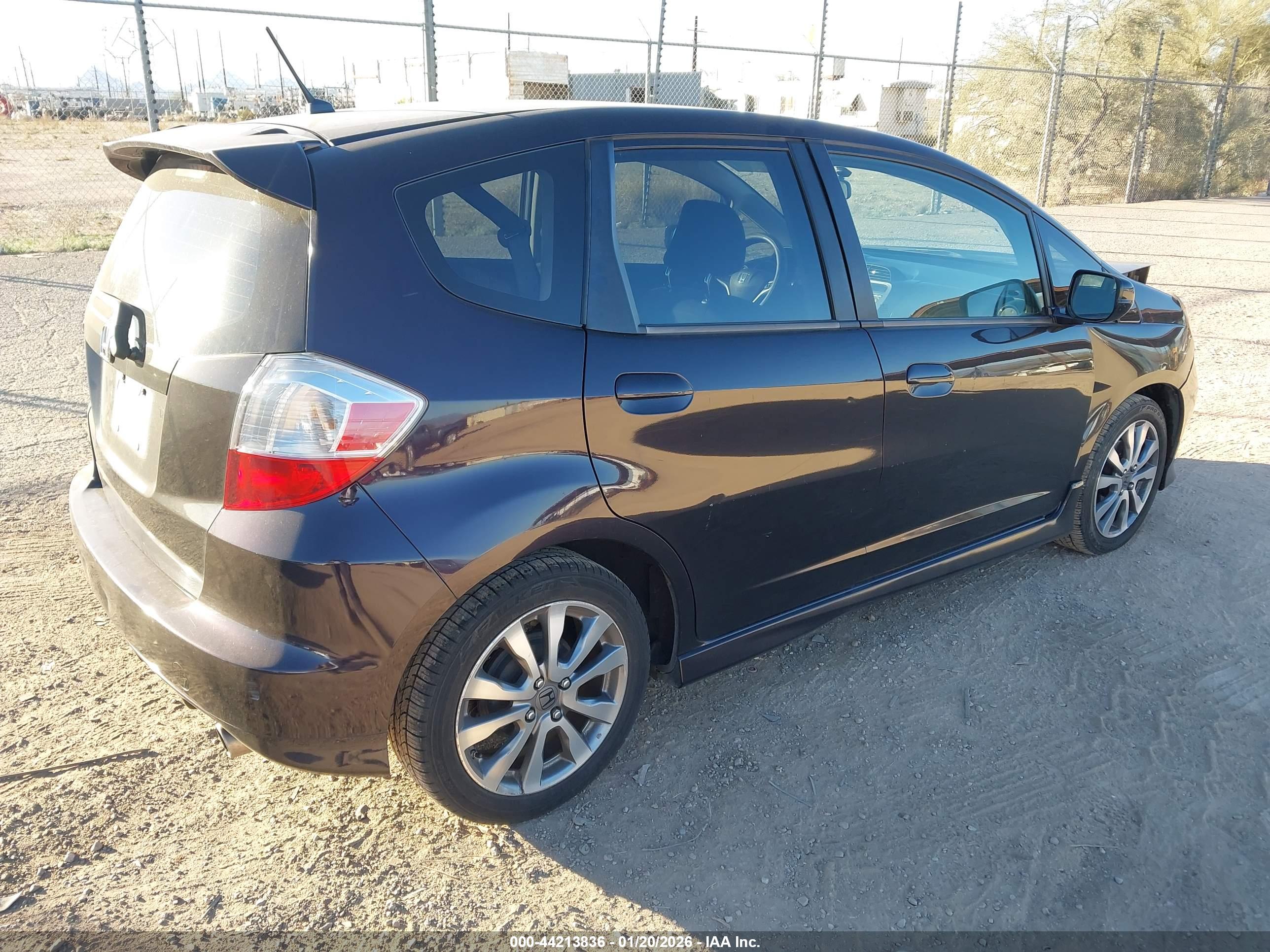 HONDA FIT image 4
