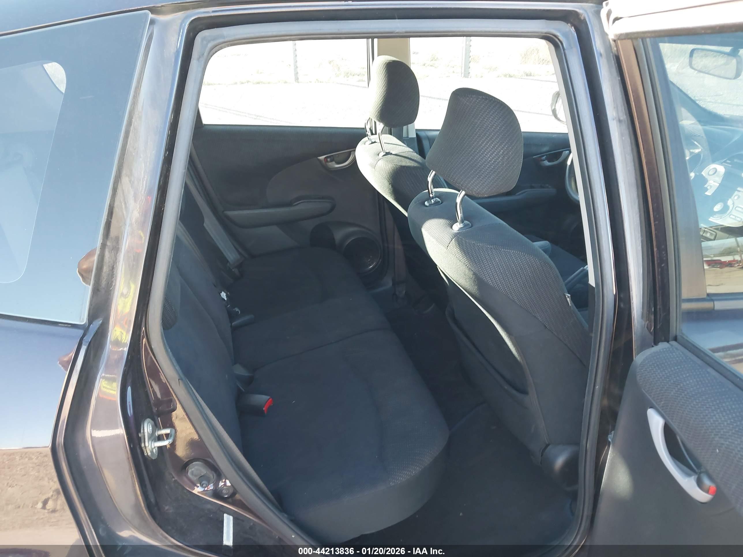 HONDA FIT image 8