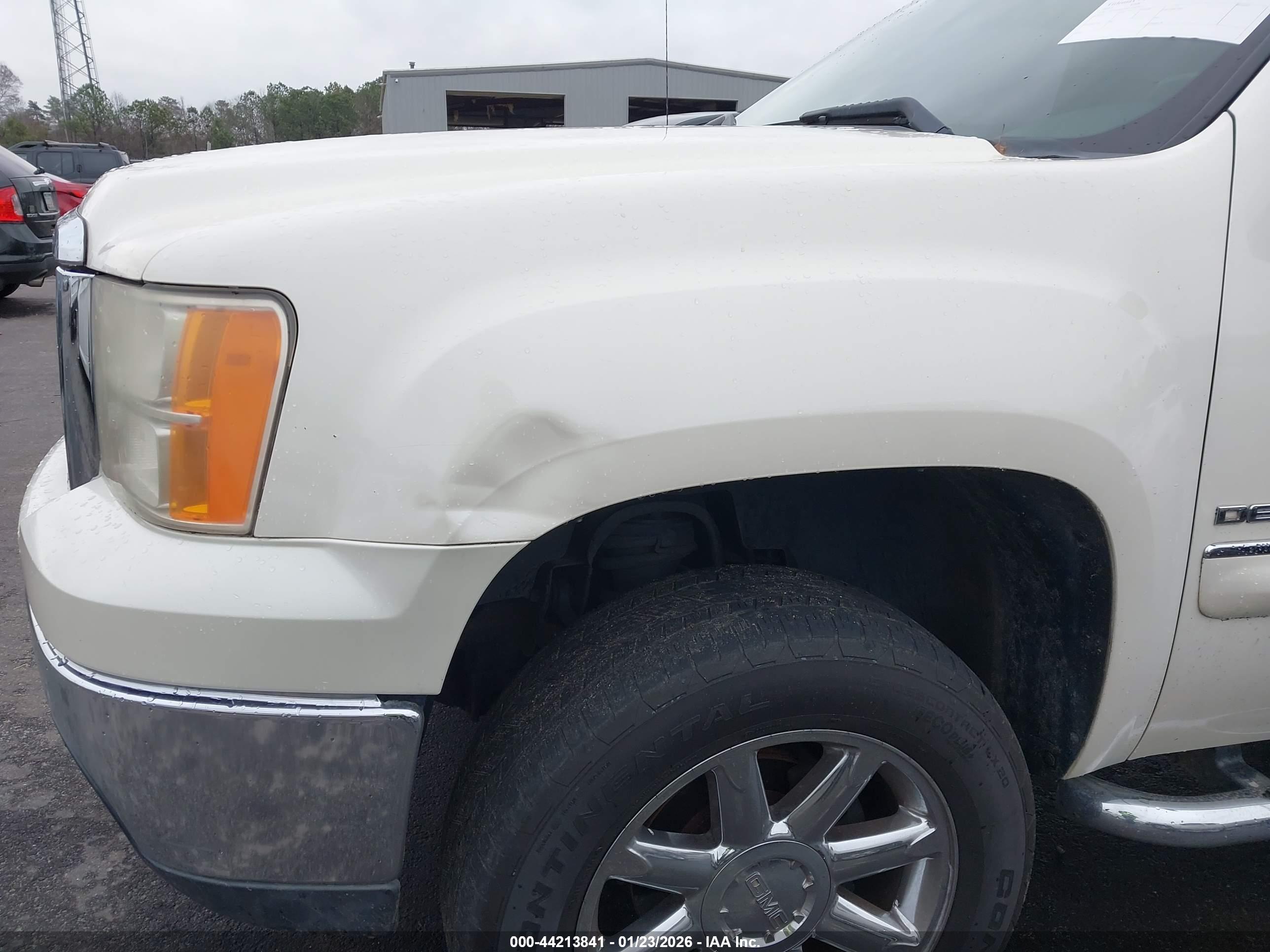 GMC SIERRA image 6