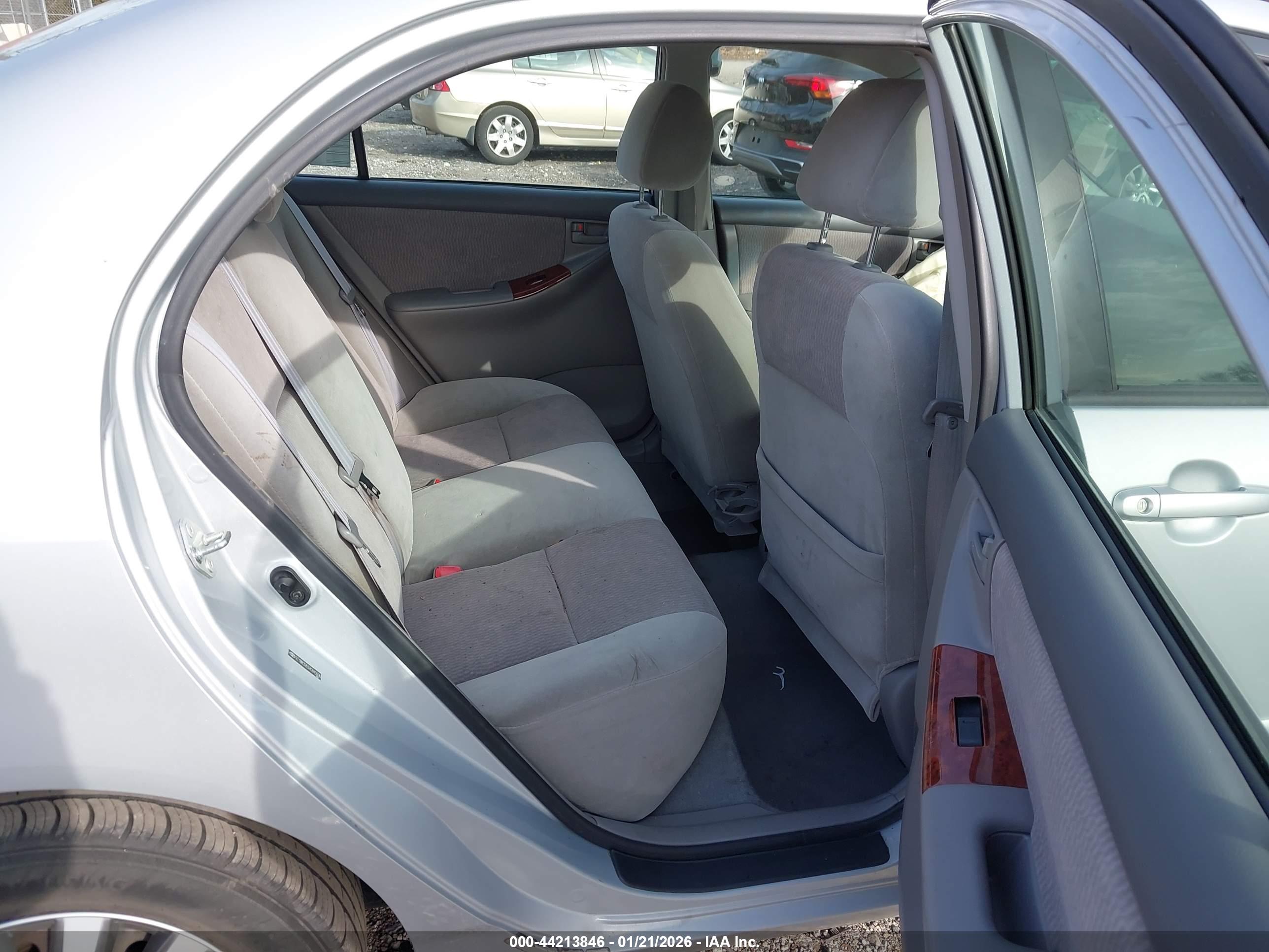 TOYOTA COROLLA image 8