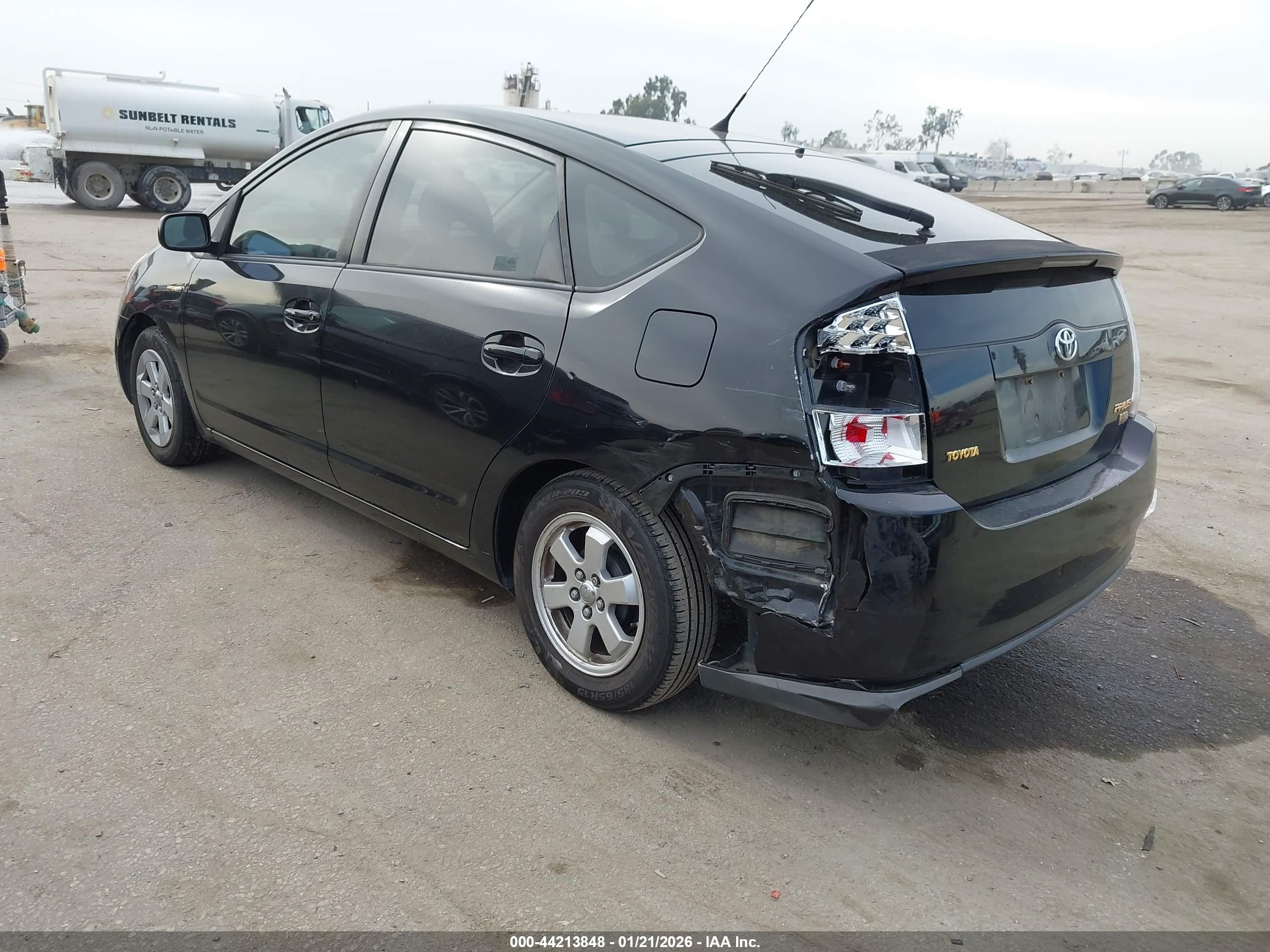 TOYOTA PRIUS image 3