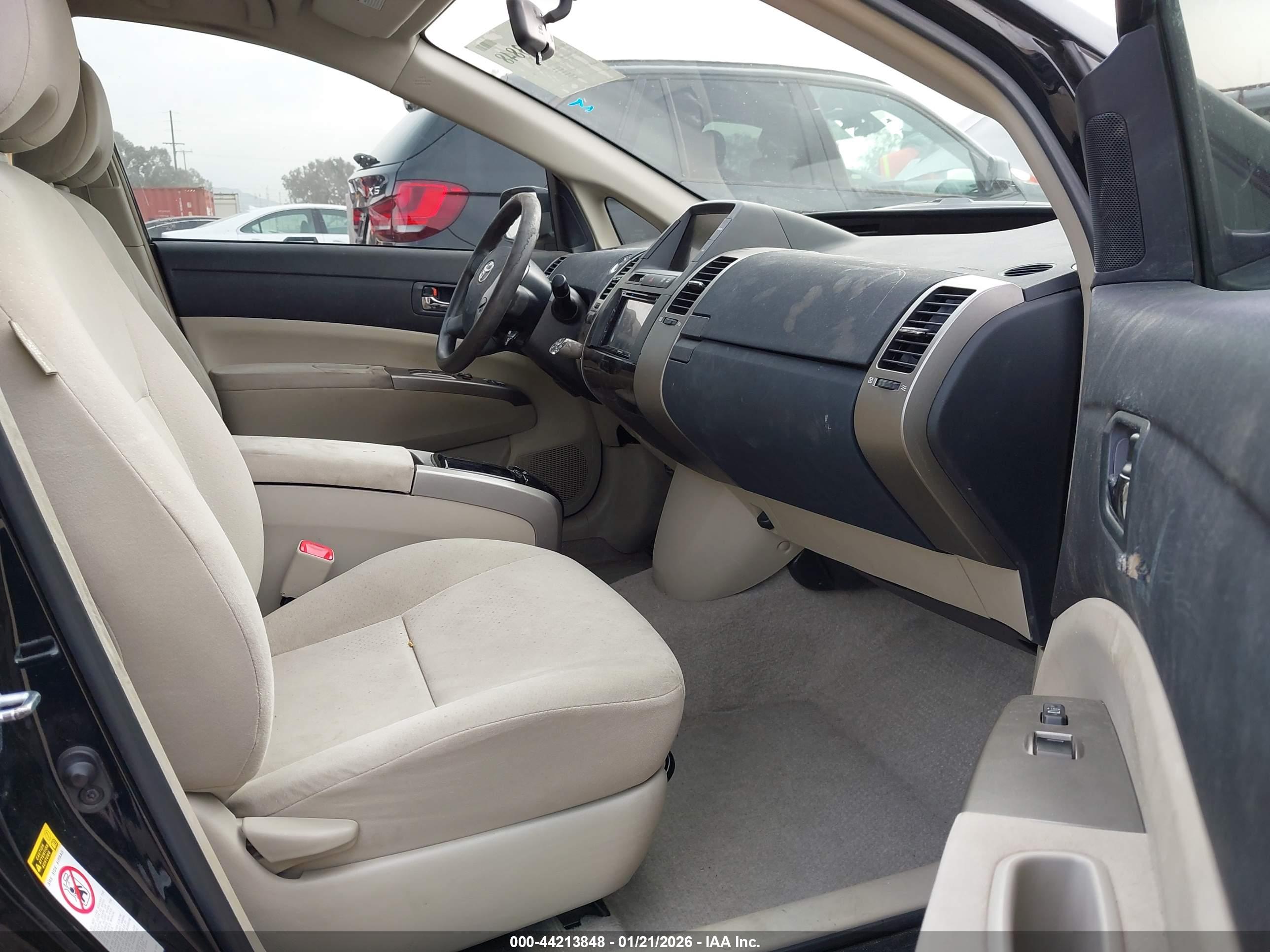TOYOTA PRIUS image 5