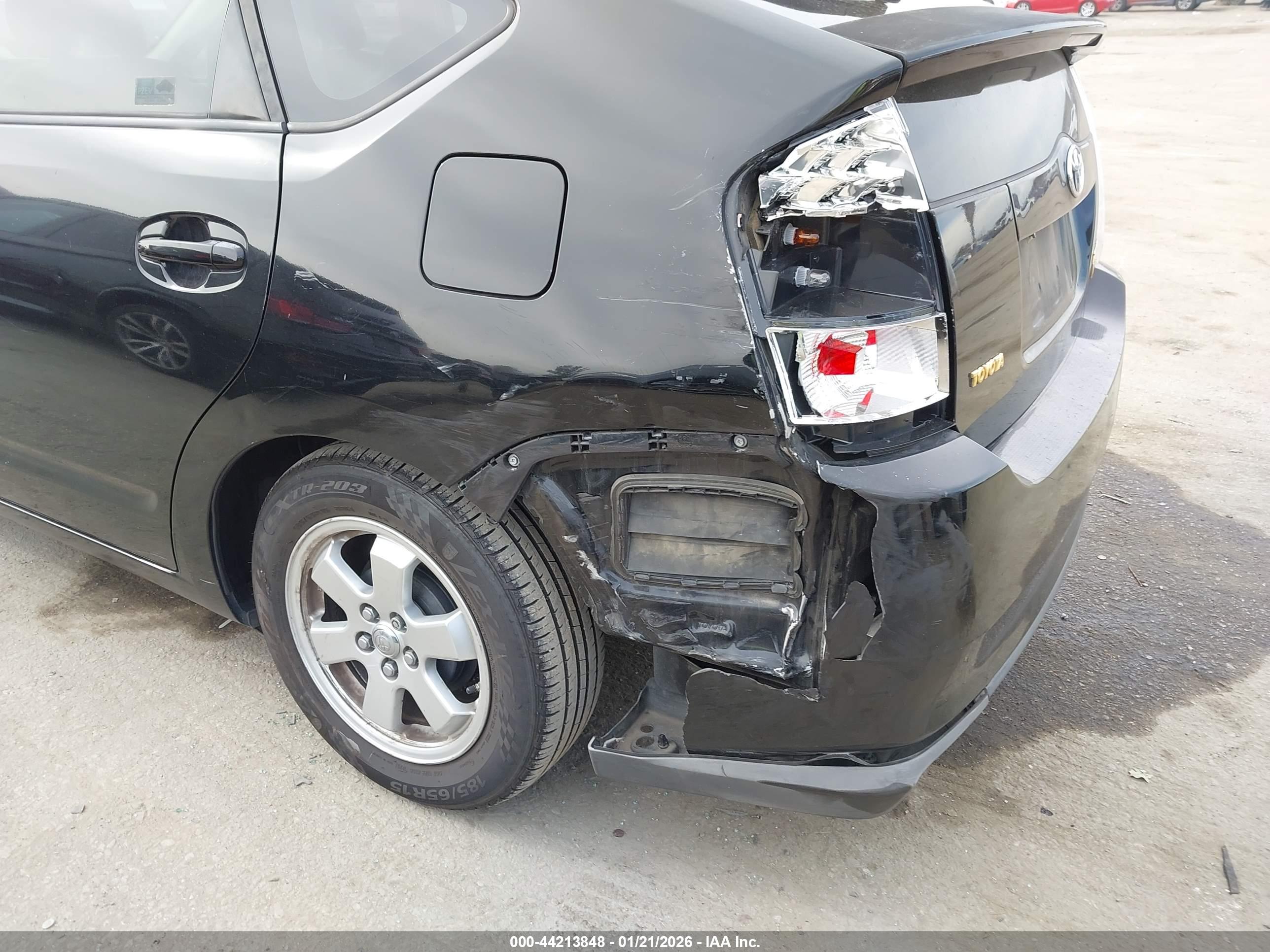 TOYOTA PRIUS image 6