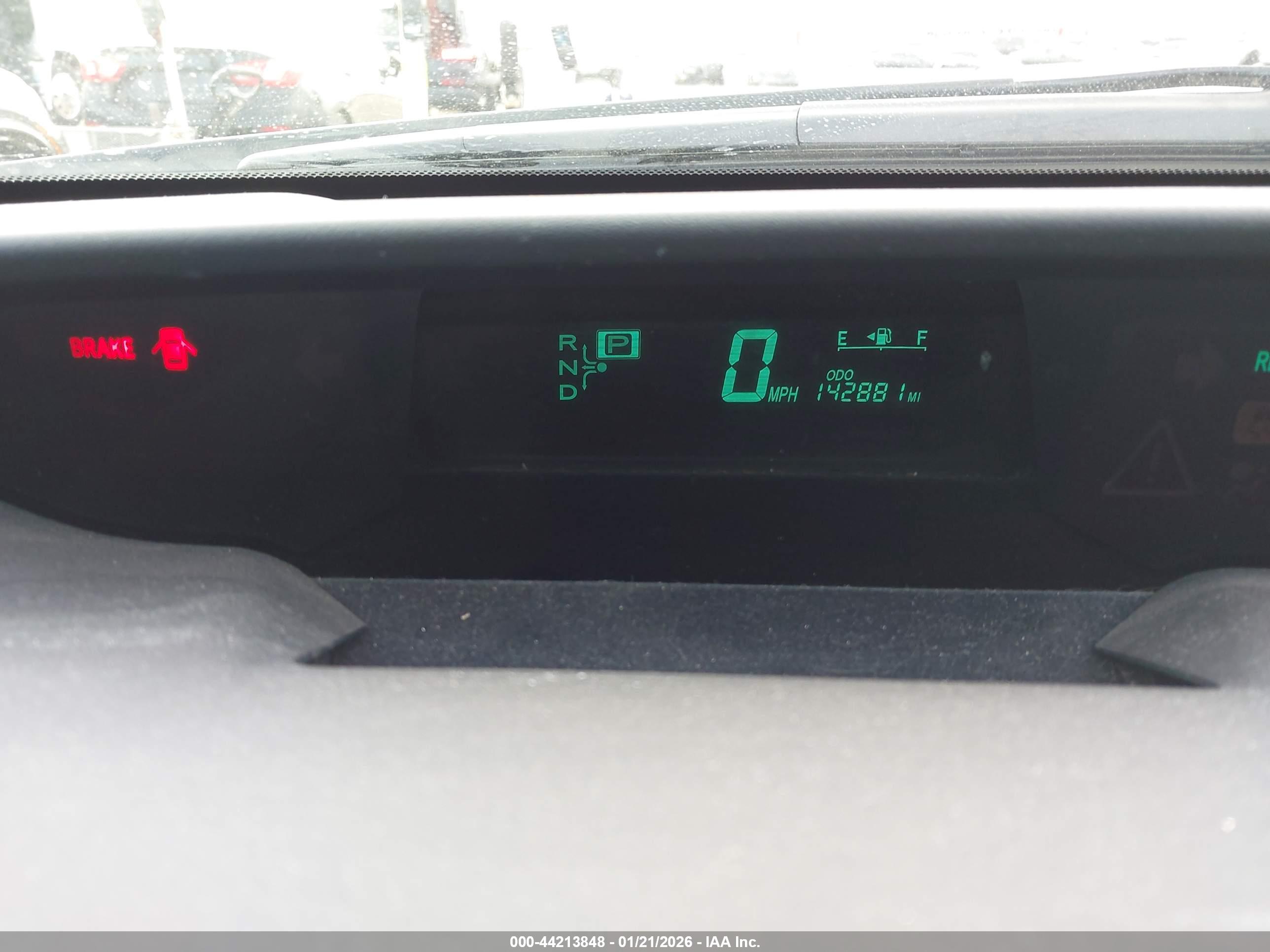 TOYOTA PRIUS image 7