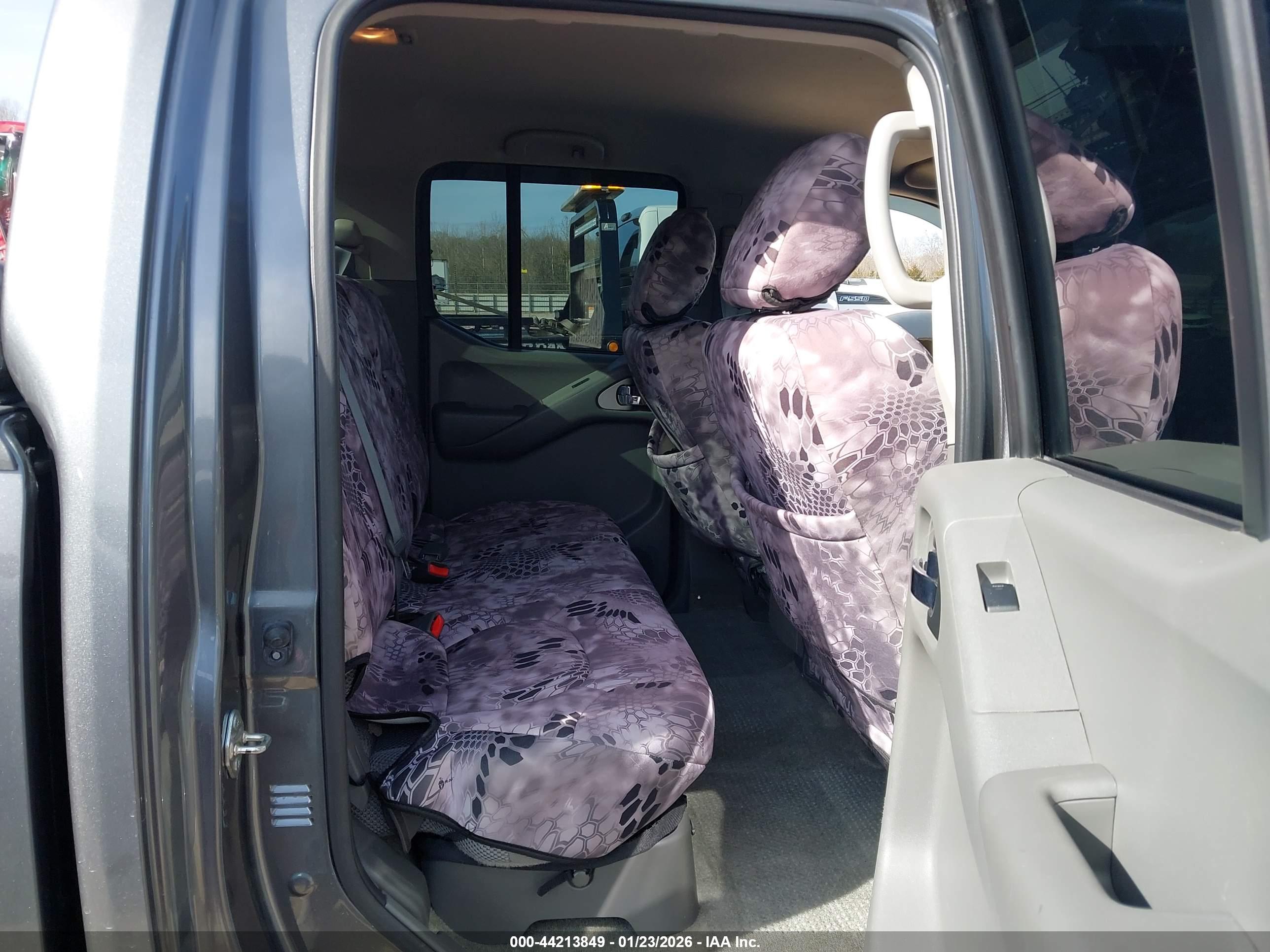 NISSAN FRONTIER image 8