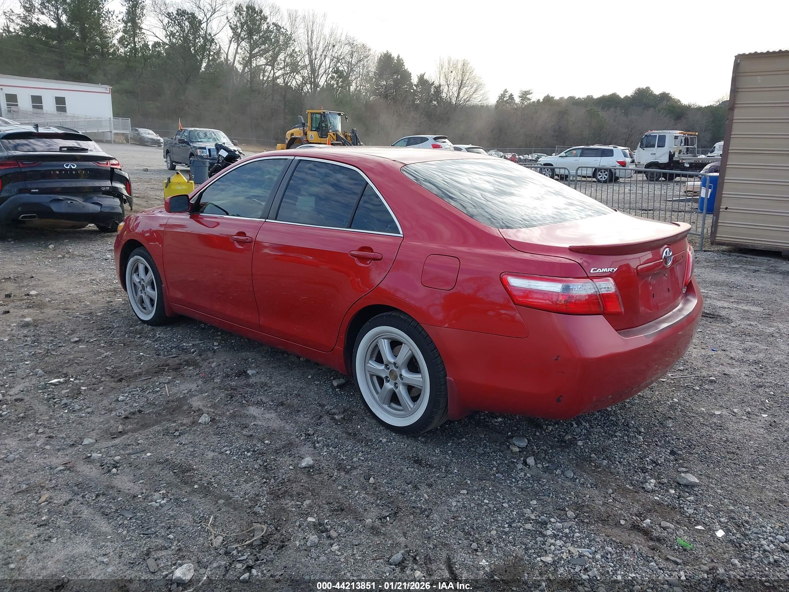 TOYOTA CAMRY image 3