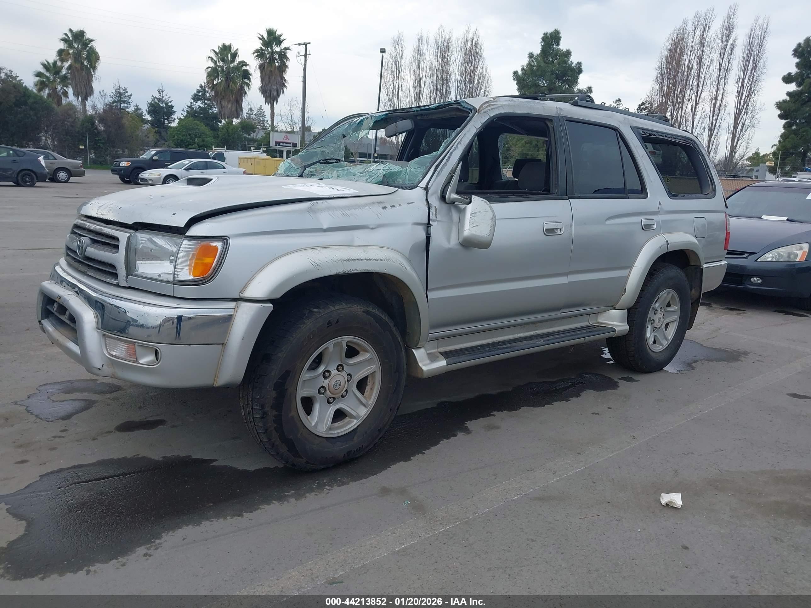TOYOTA 4RUNNER image 2