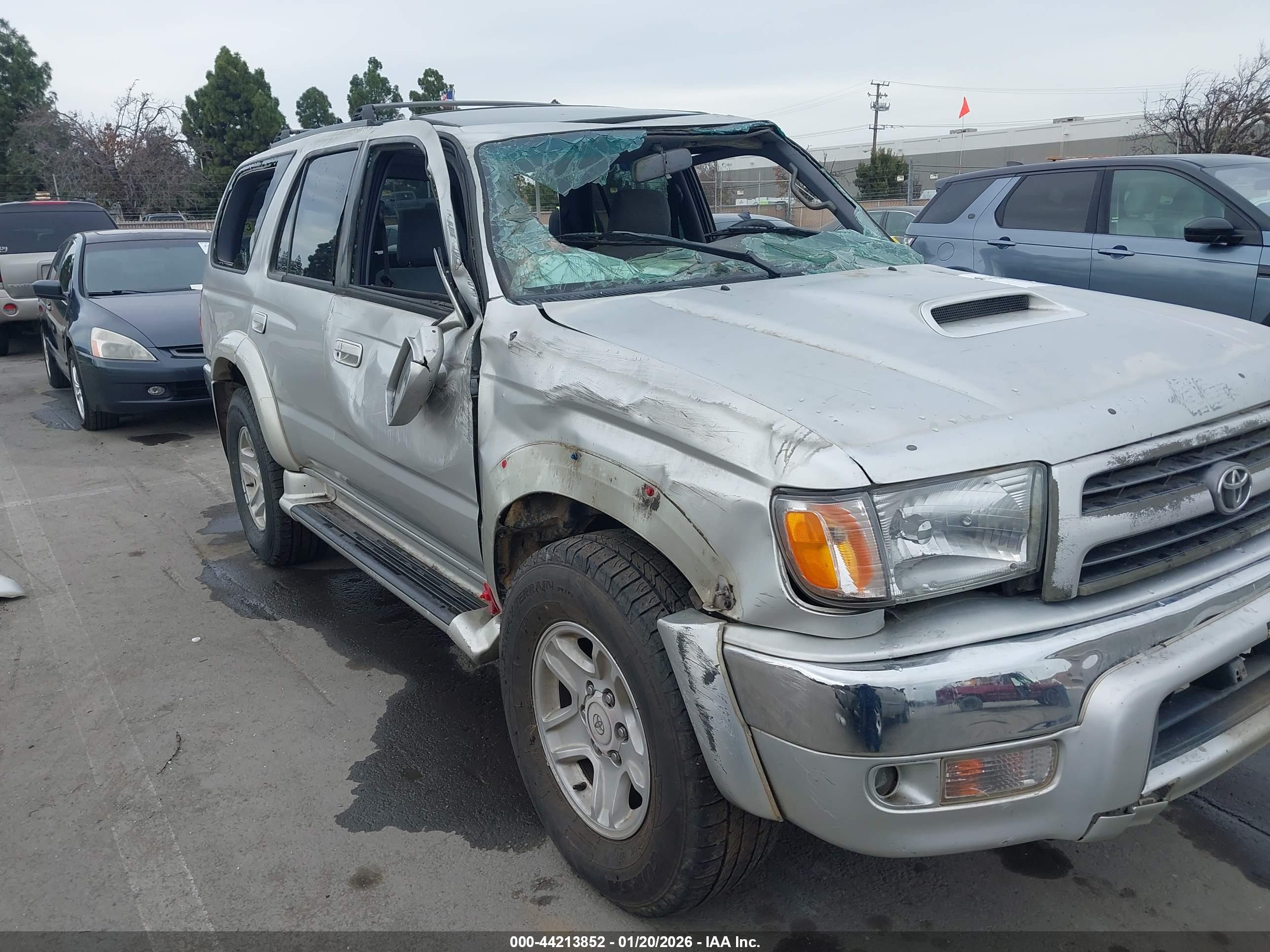 TOYOTA 4RUNNER image 6