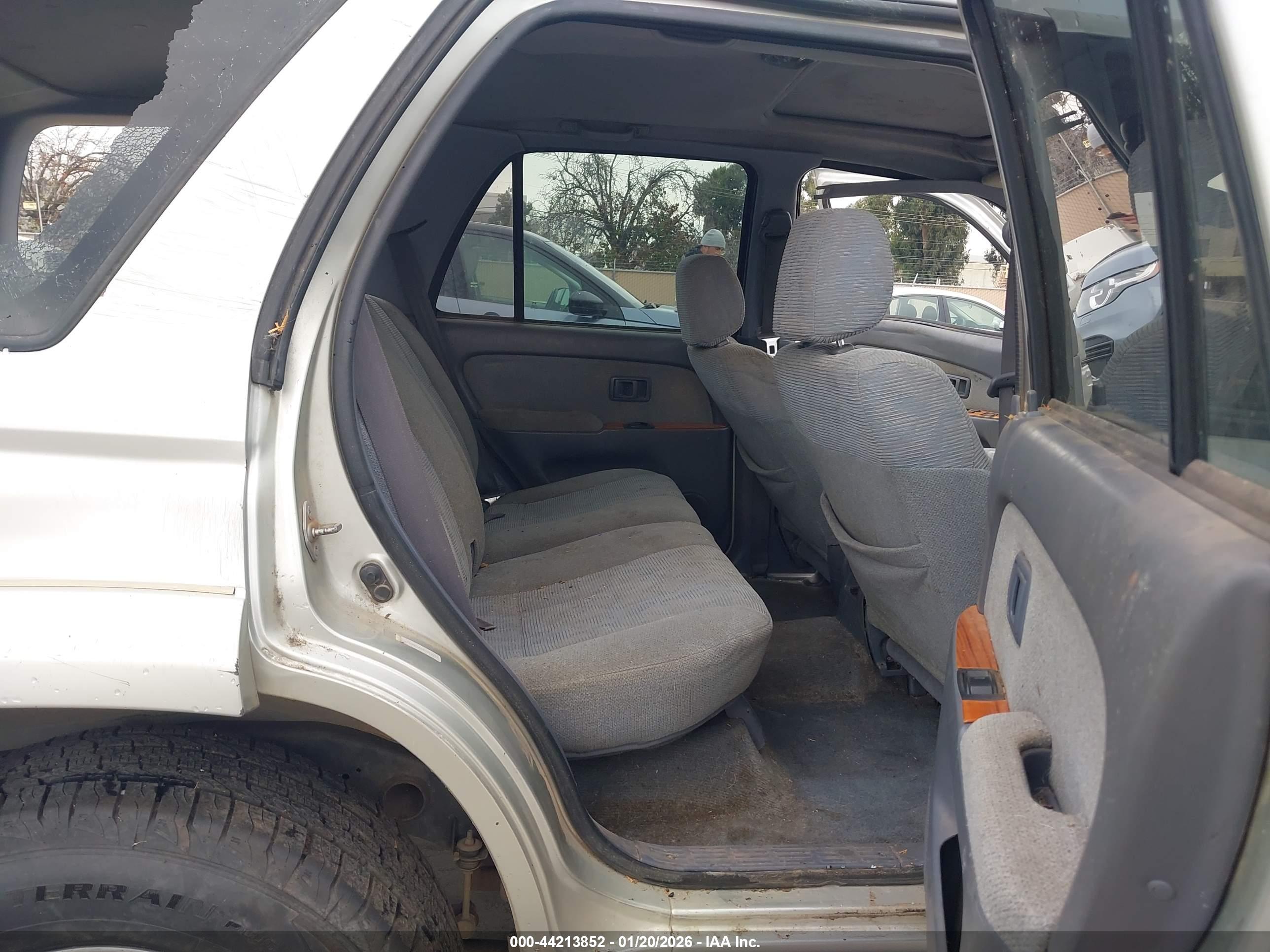 TOYOTA 4RUNNER image 8