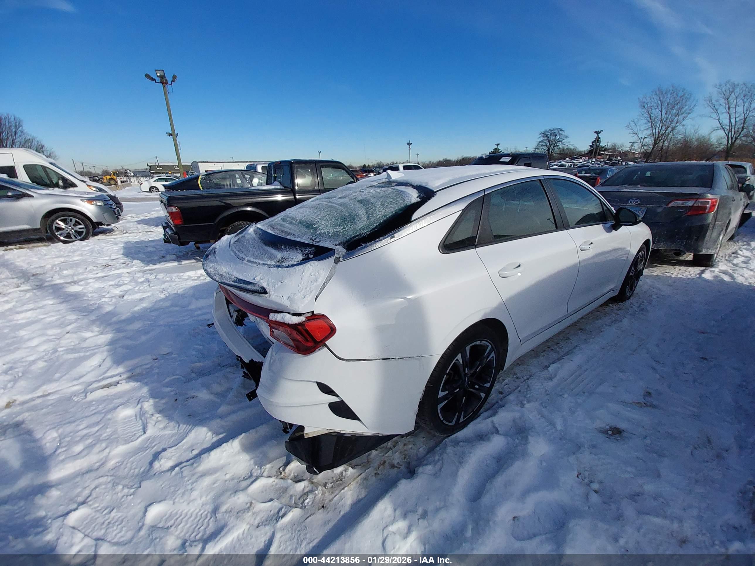 KIA K5 image 4