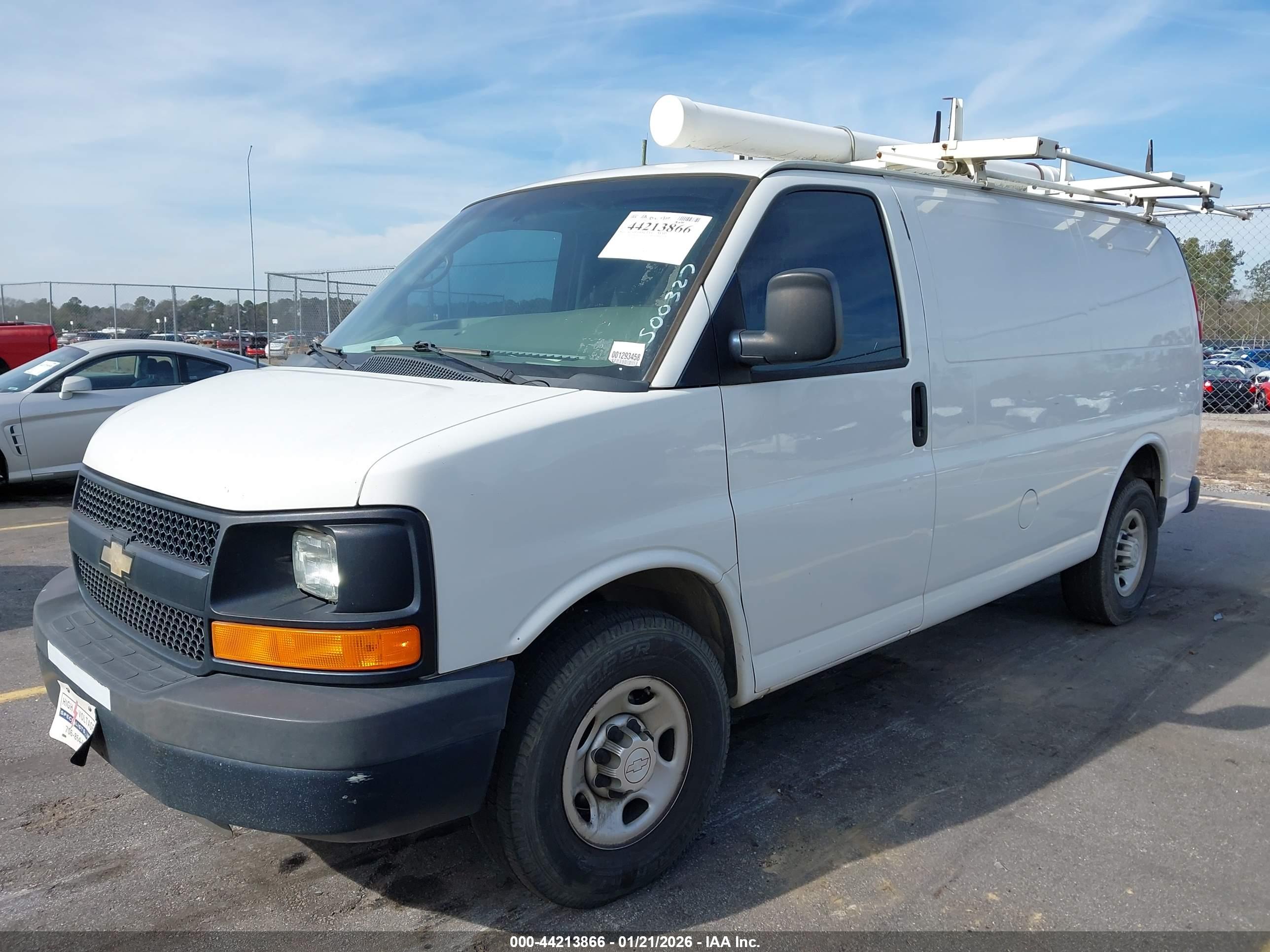 CHEVROLET EXPRESS image 2
