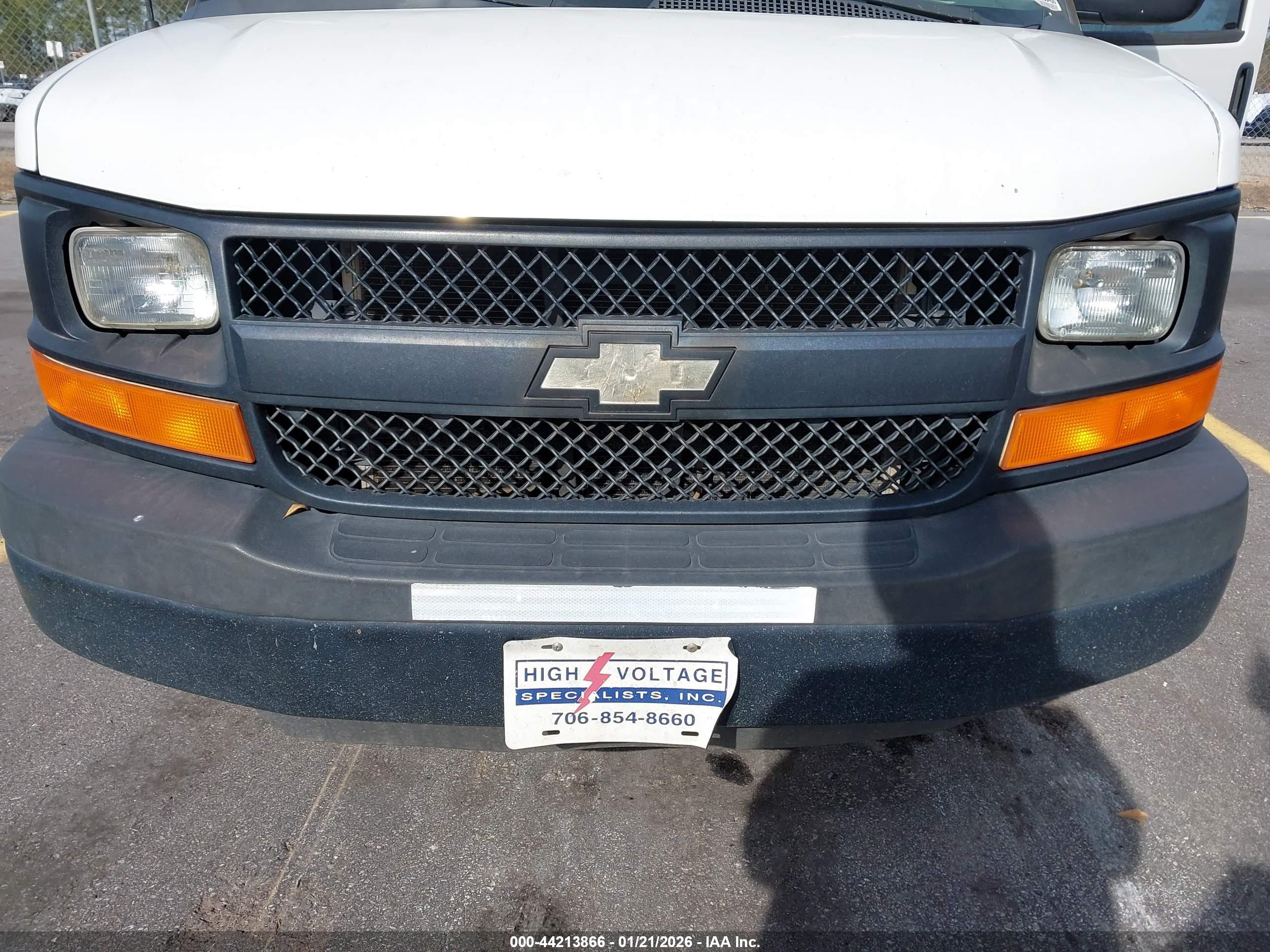 CHEVROLET EXPRESS image 6