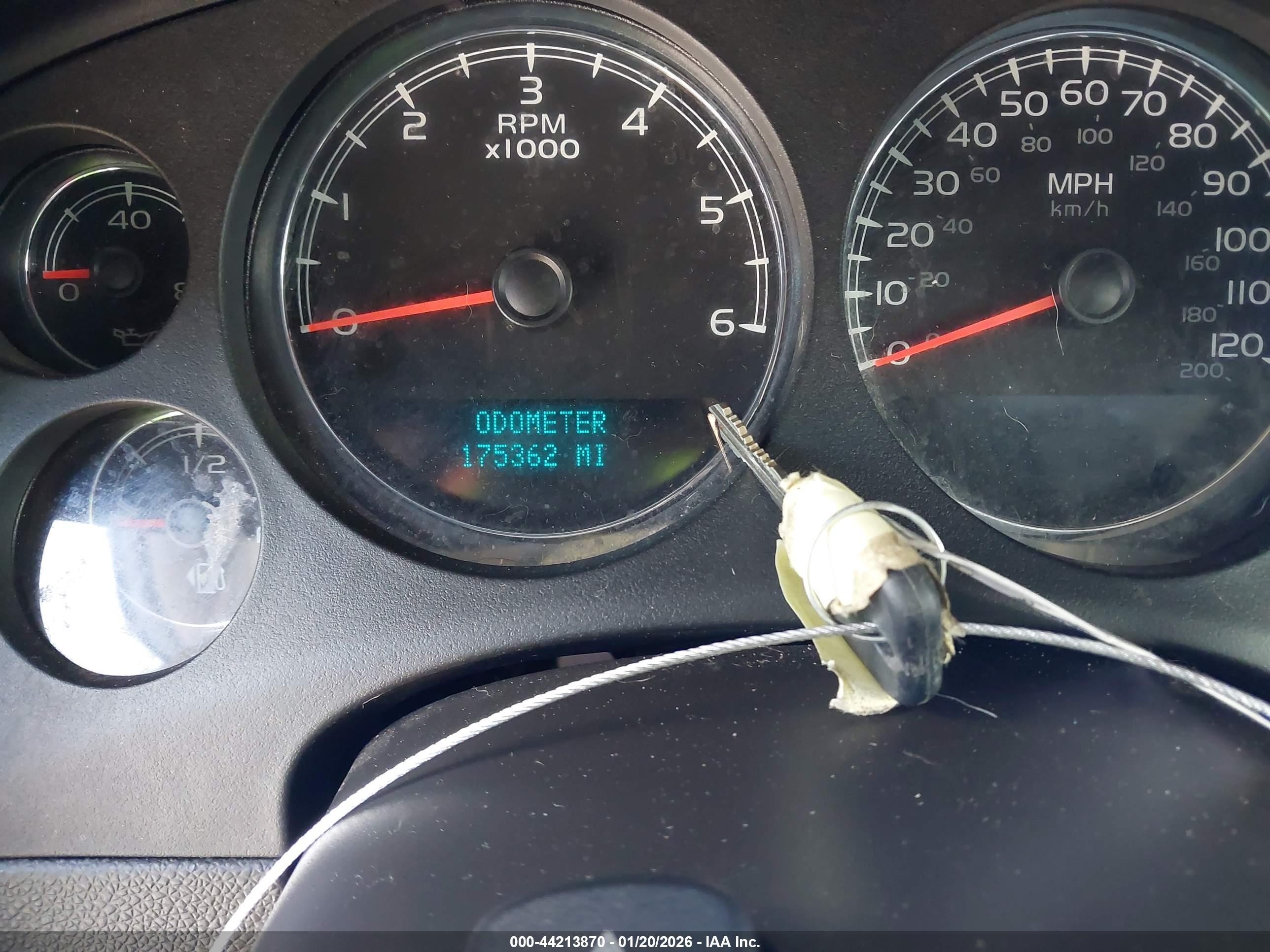 GMC YUKON image 11