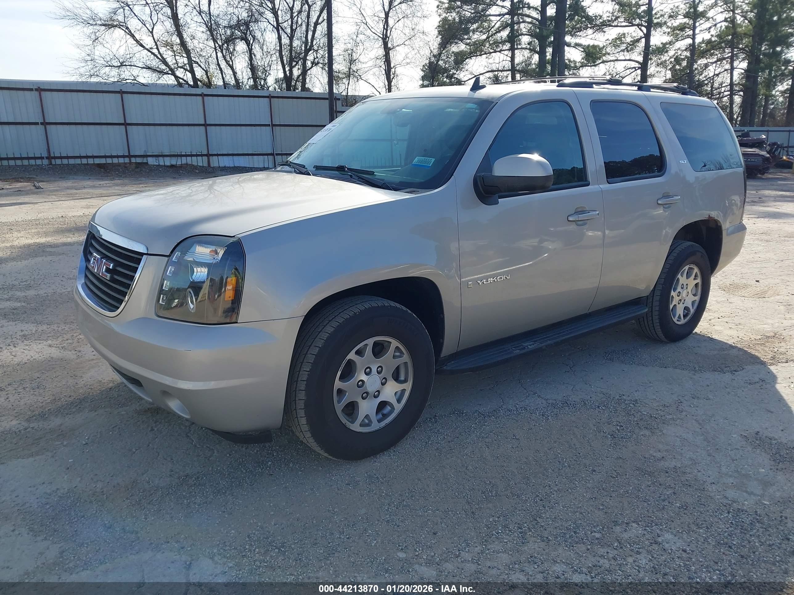GMC YUKON image 2