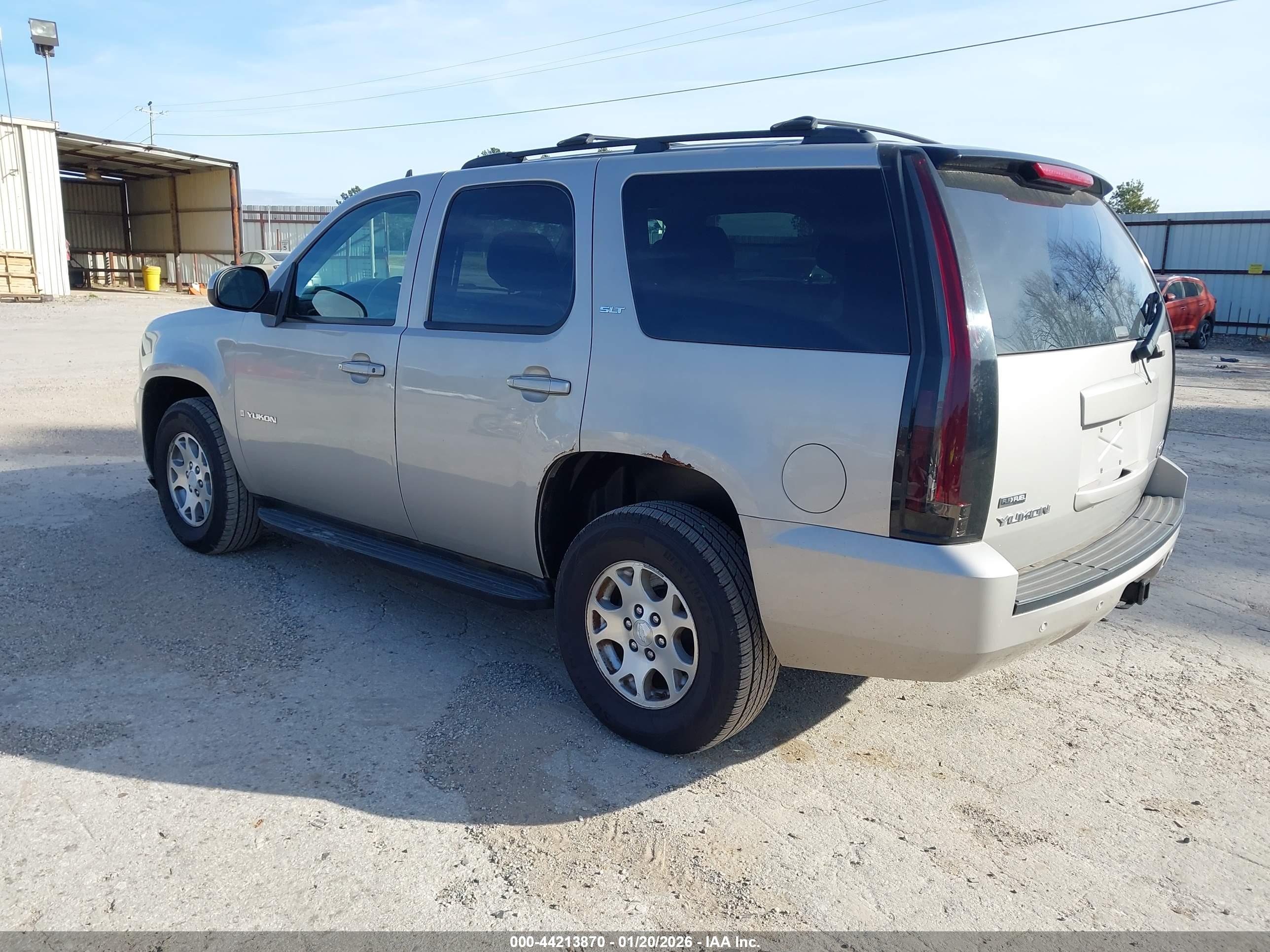 GMC YUKON image 3