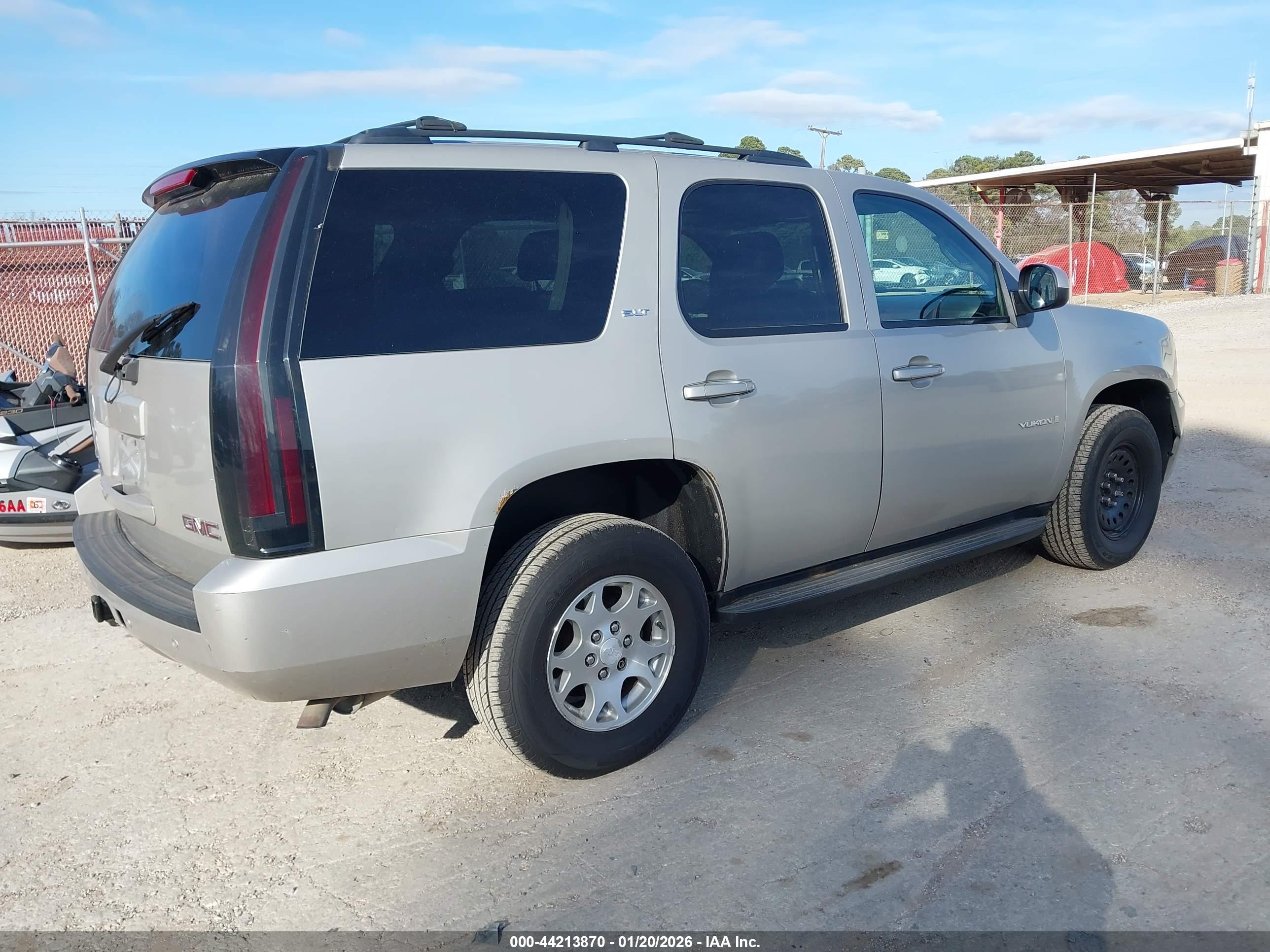 GMC YUKON image 4
