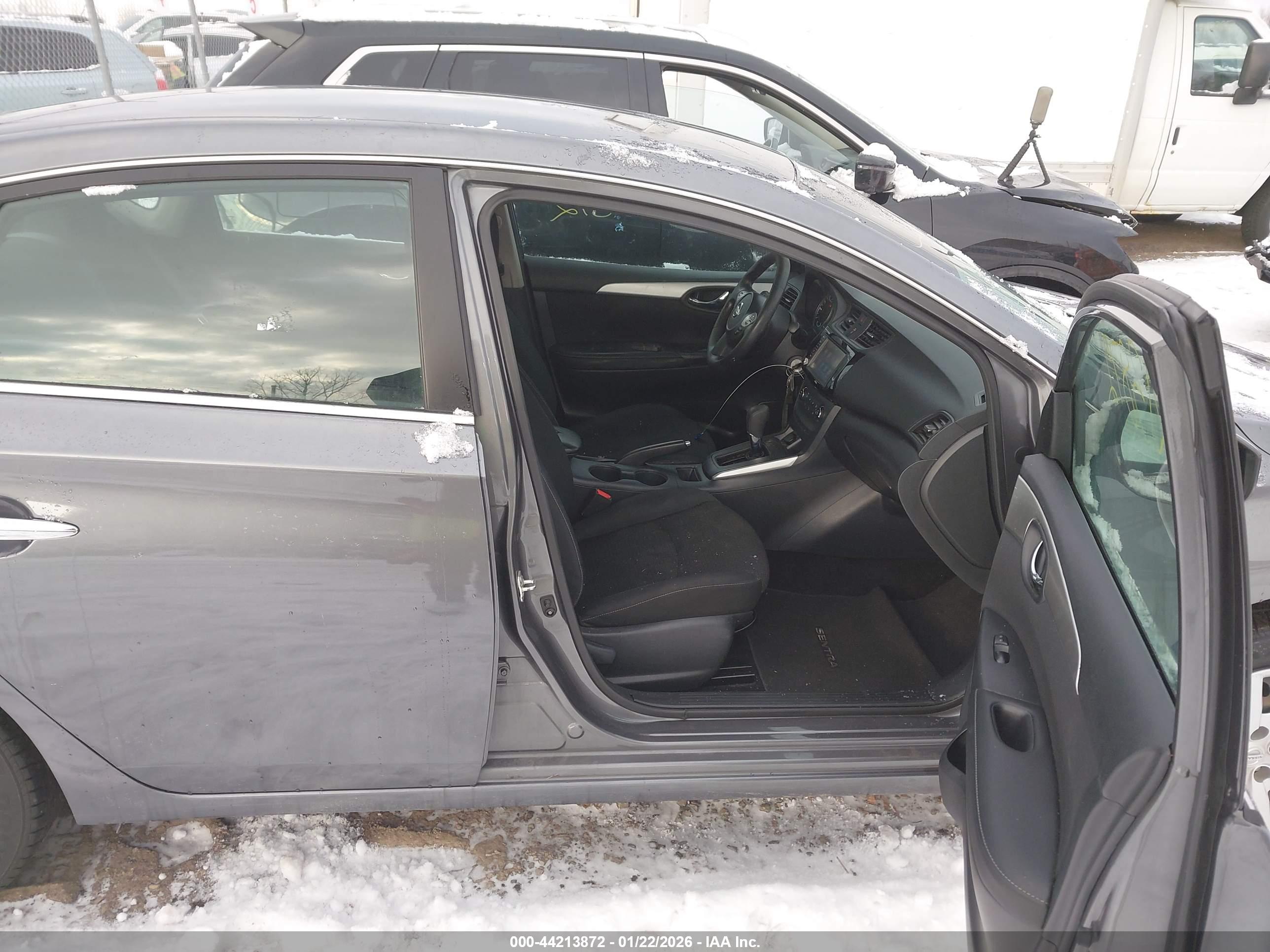 NISSAN SENTRA image 5